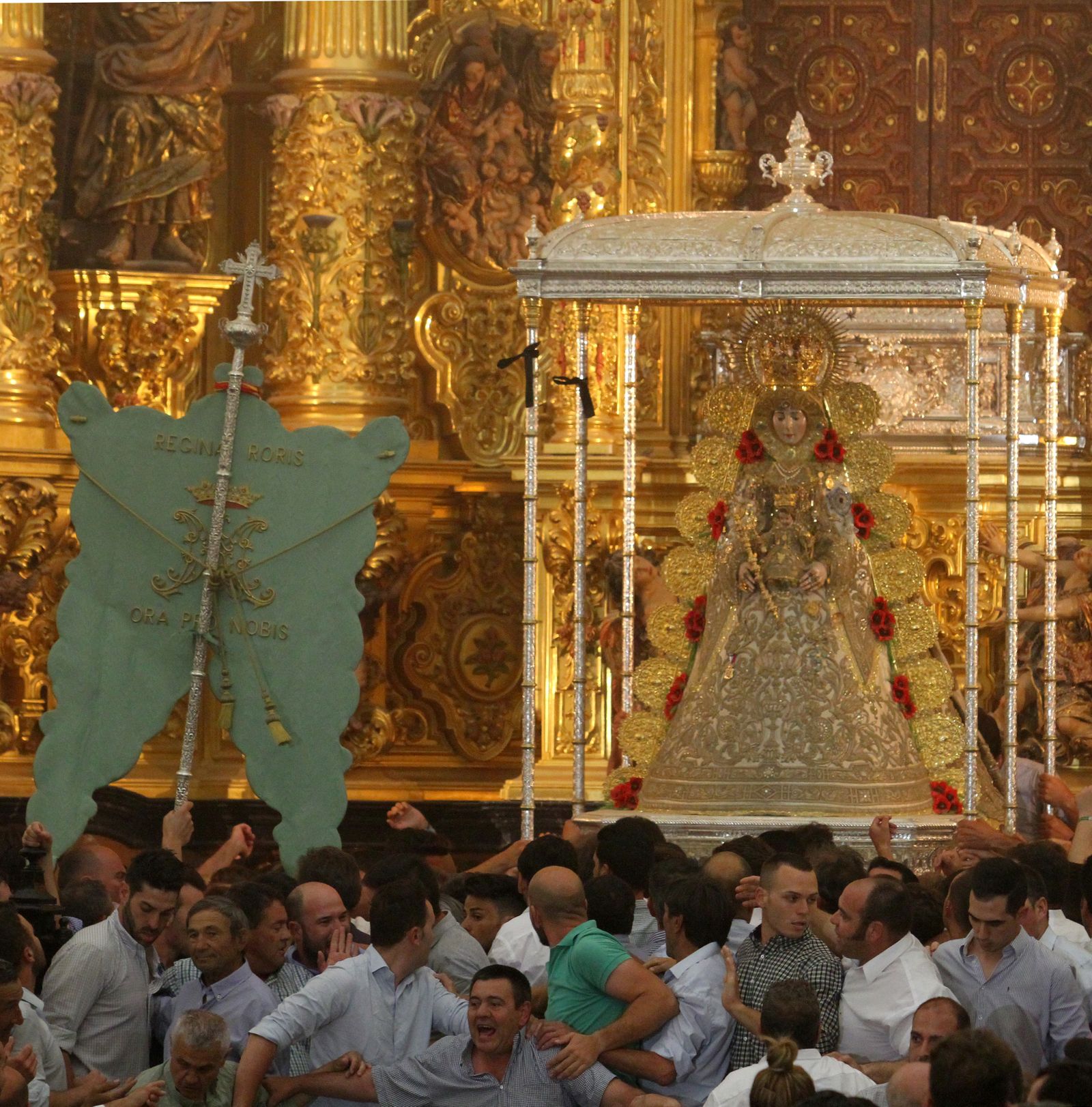 Salto a la reja de los almonteños.