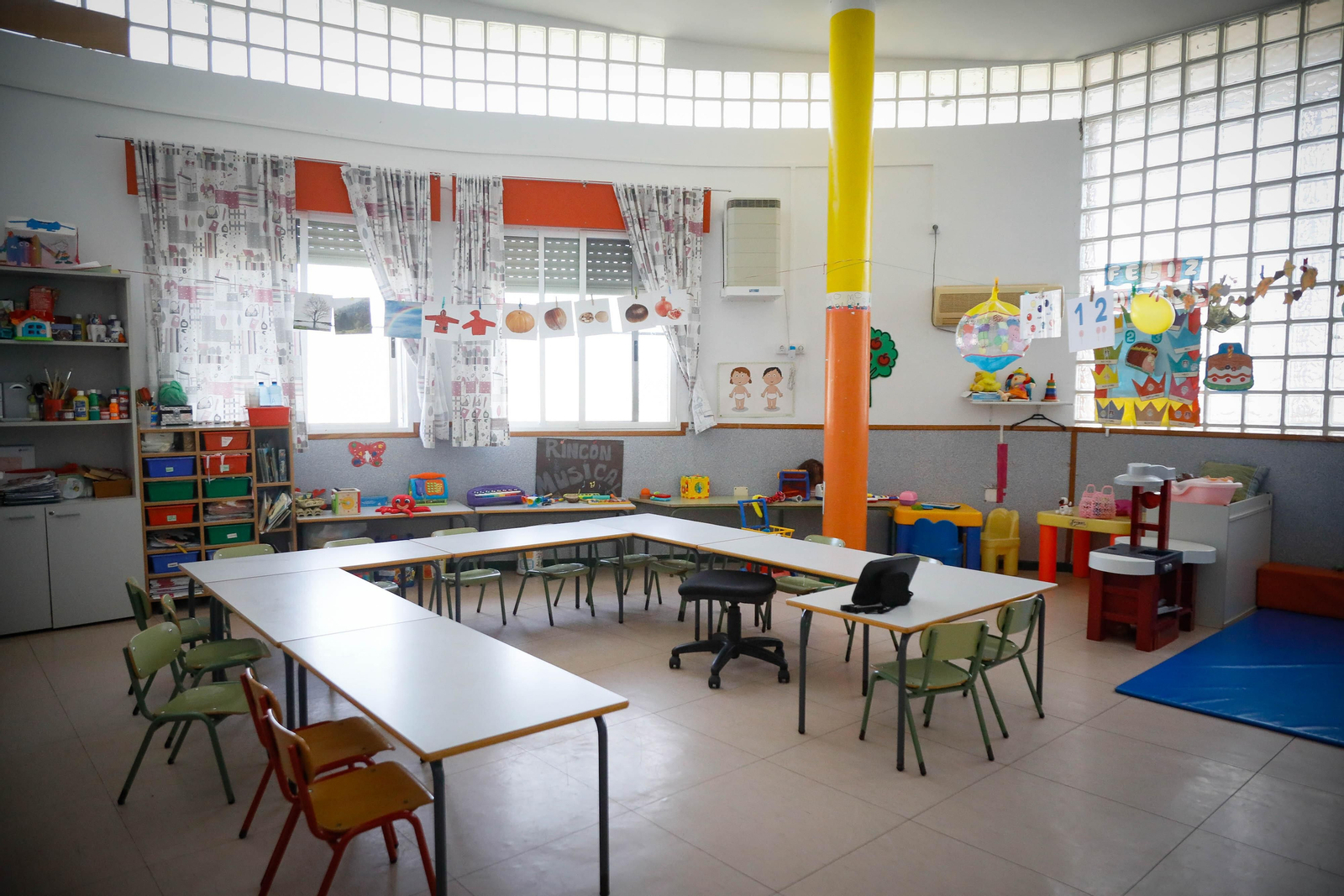Imágenes del inicio de curso en la Escuela de Madres de Los Almendros