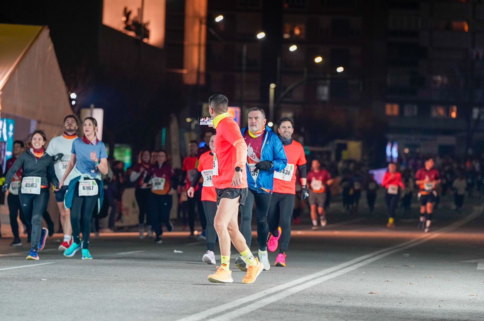En imágenes: búscate en tu llegada a meta de la Carrera de San Antón 2026 (4)