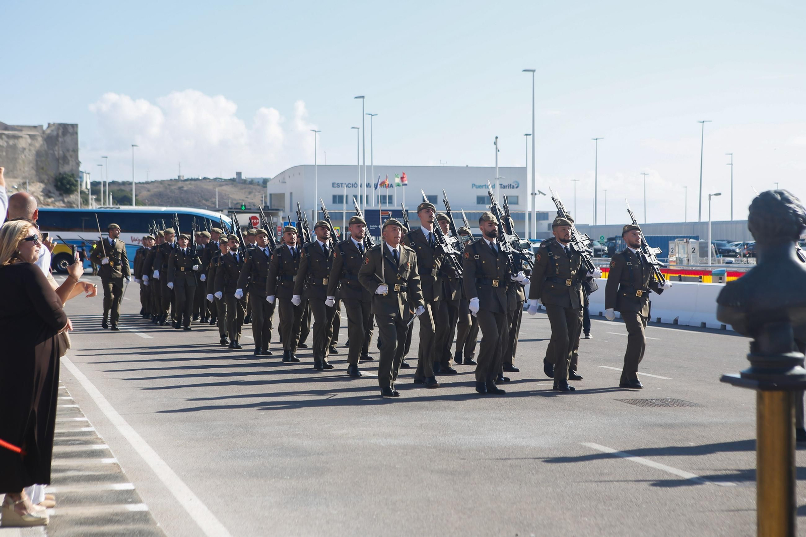 Las fotos de la jura de bandera civil en Tarifa