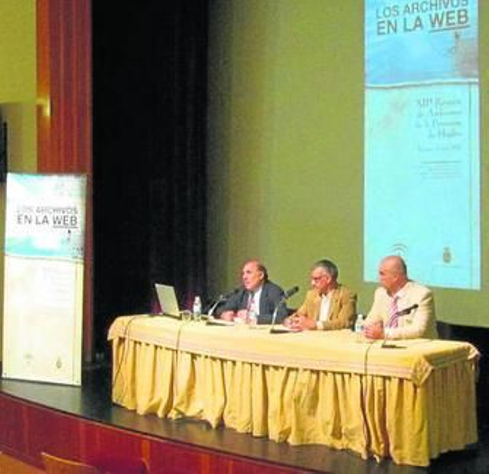 Juan José Oña y Juan Antonio García, durante las jornadas archivísticas.