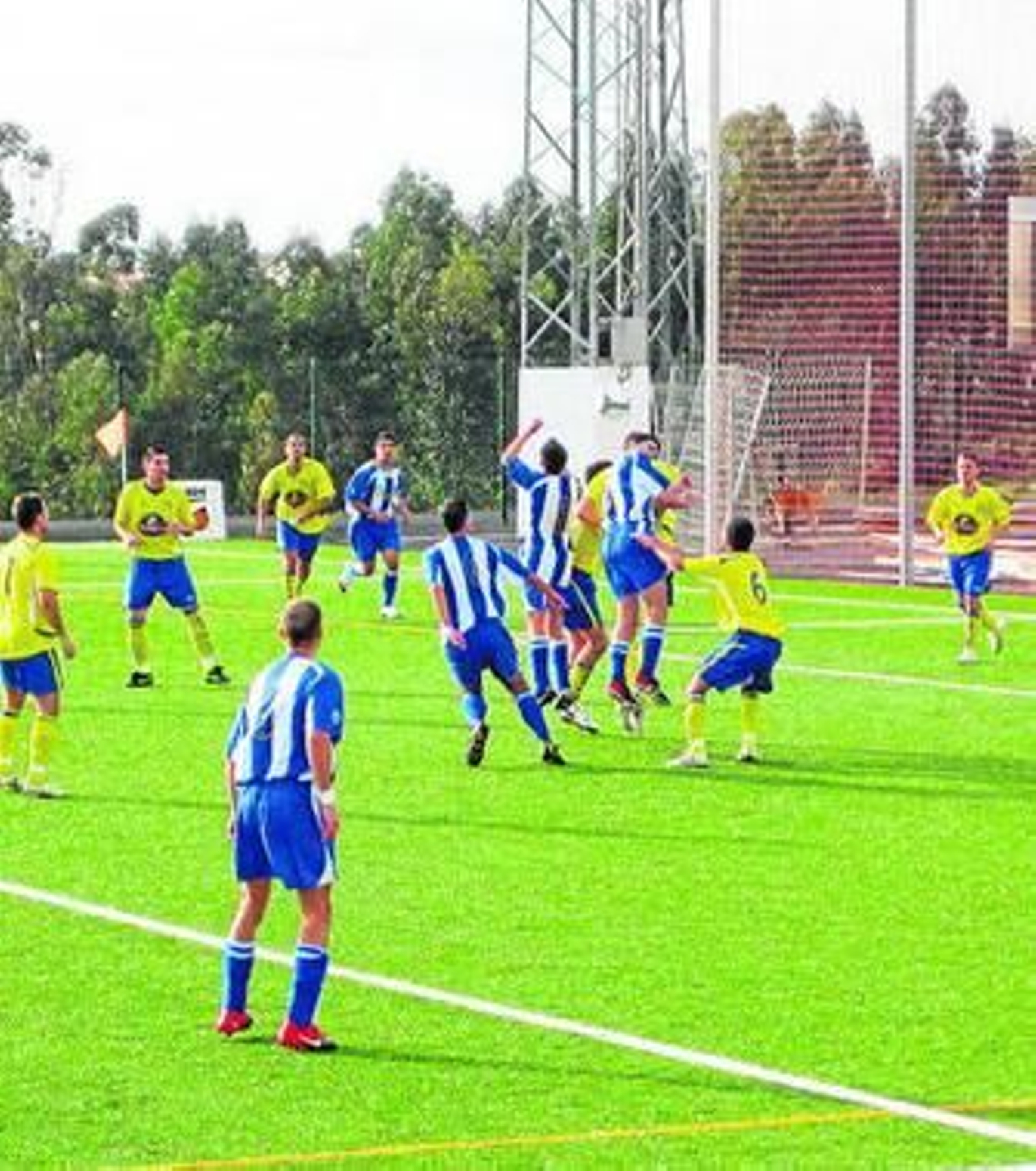 En la imagen, un lance del partido de la primera vuelta en El Campillo. En la imagen, un lance del partido de la primera vuelta en El Campillo.