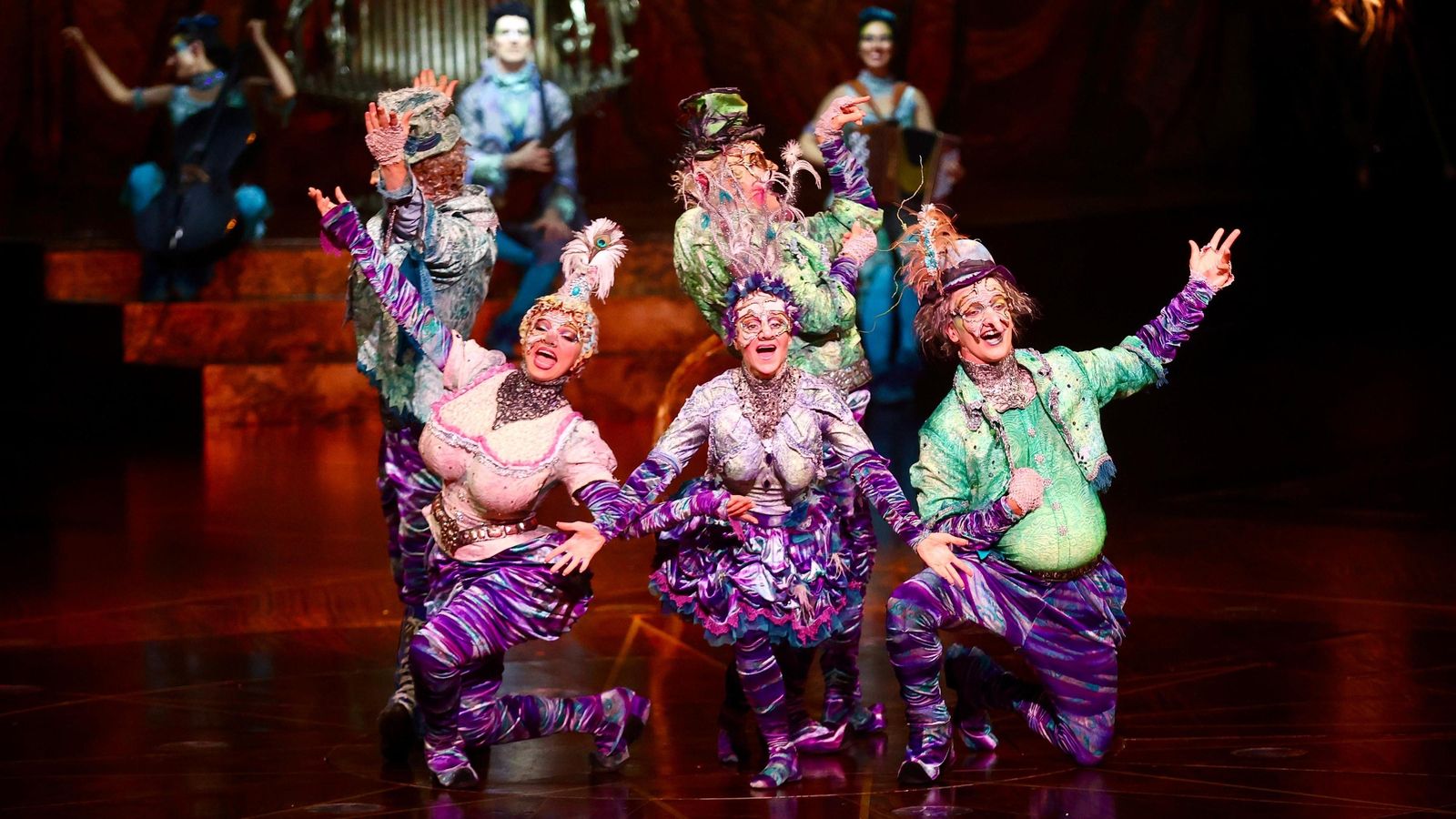 Artistas del Circo del Sol durante la representación en Málaga.