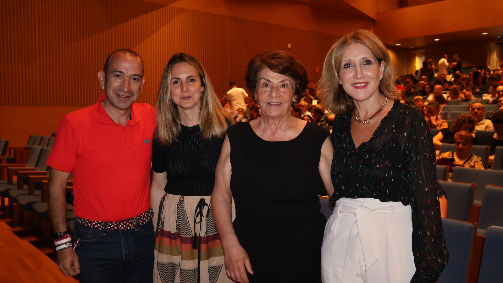 Manuel Ariza, Elena Gómez, Dolores Prados y Julia Ibáñez.