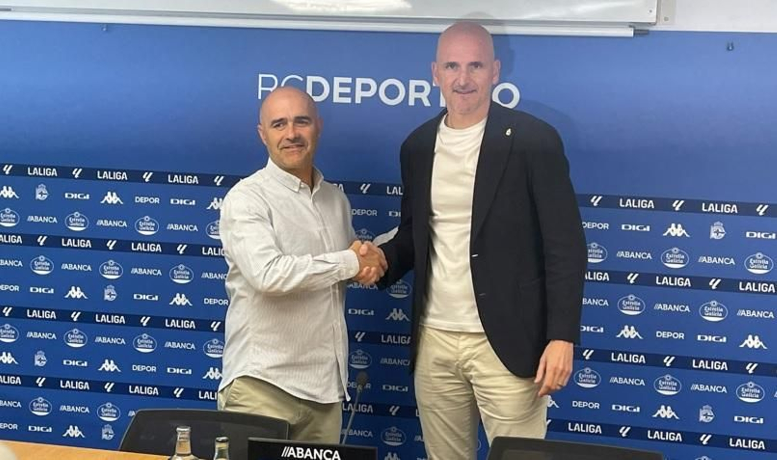 Soriano en la presentación del nuevo técnico deportivista, Óscar Gilsanz Soriano en la presentación del nuevo técnico deportivista, Óscar Gilsanz