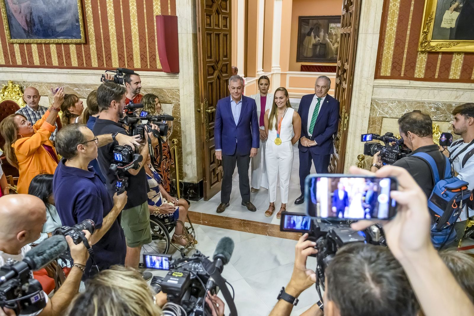 Las fotos de la recepción del alcalde a Irene Guerrero