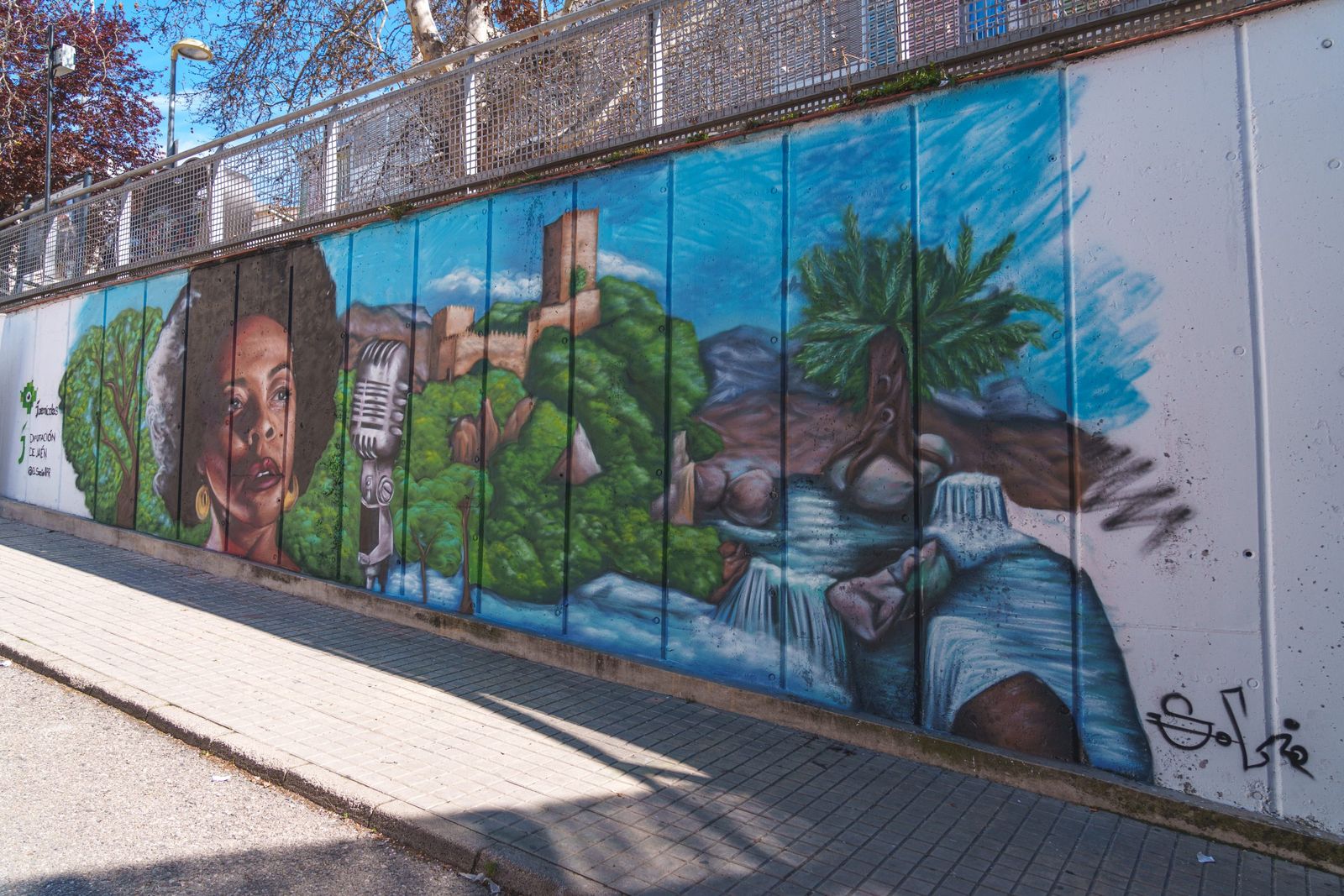 Intervención mural de Antonio Prieto Recena, en Cazorla.