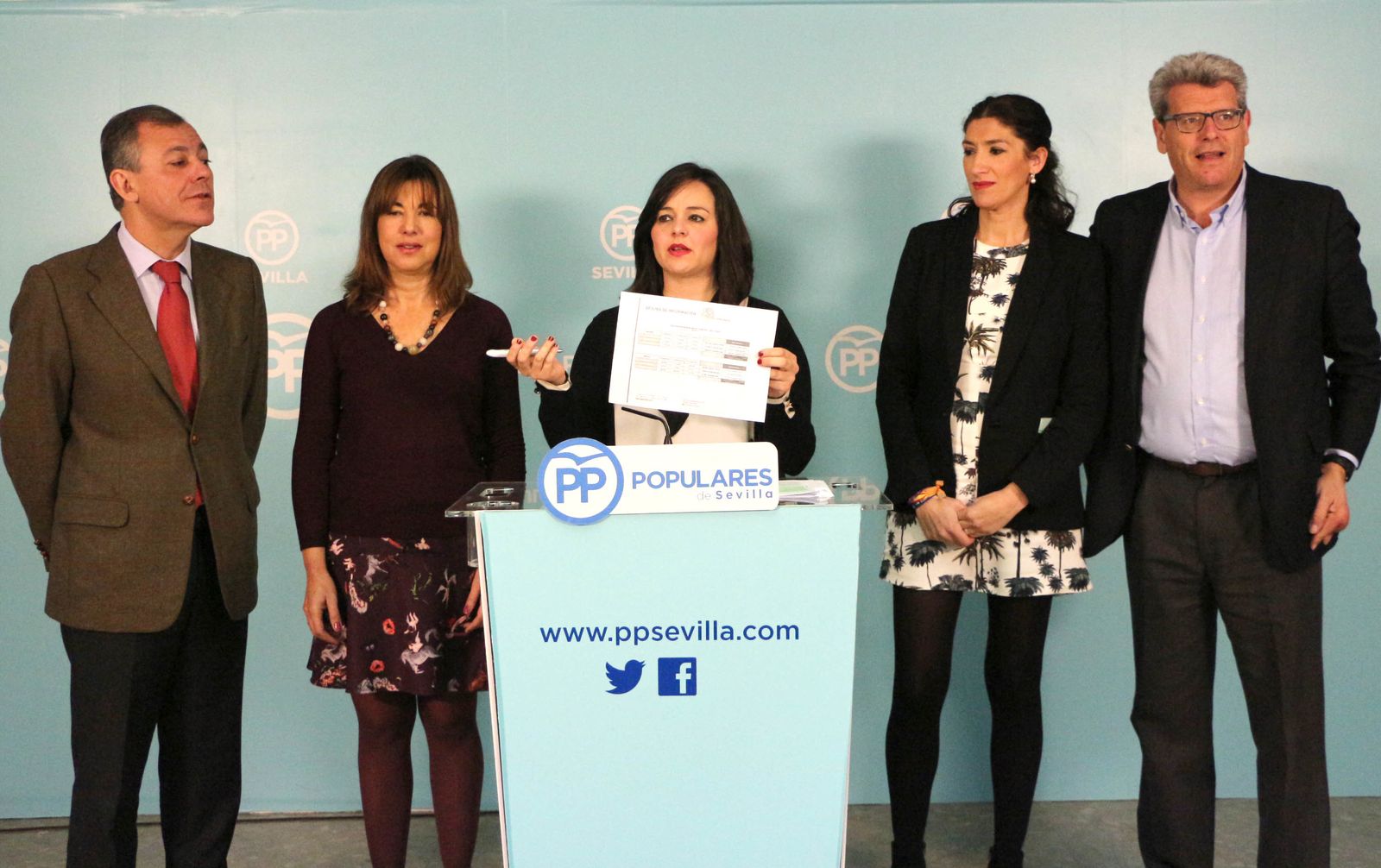 La presidenta provincial, Virginia Pérez, con el senador José Luis Sanz y los diputados nacionales María Eugenia Romero, Silvia Heredia y Ricardo Tarno.