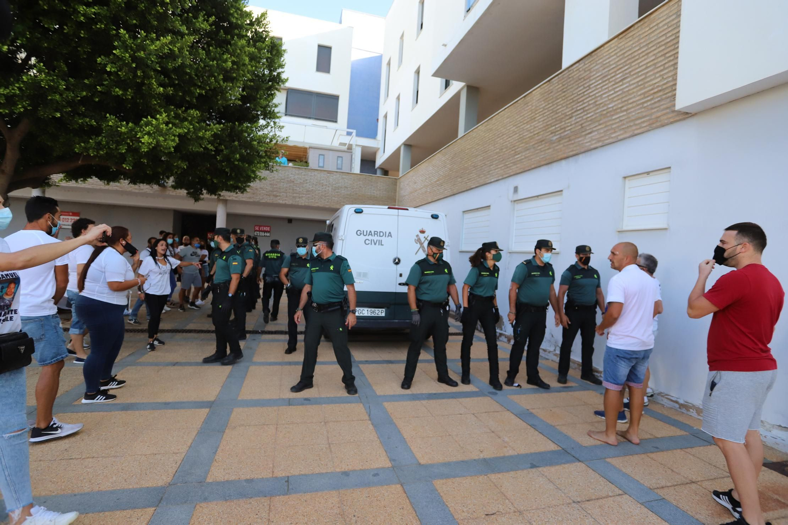 Imágenes de la llegada al juzgado de Ayamonte de uno de los principales imputados del crimen de Cartaya