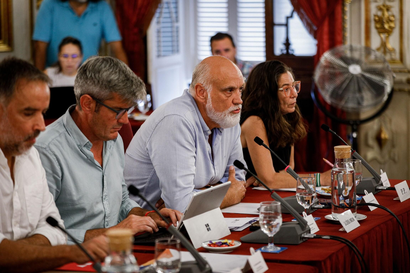 Sebastián Hidalgo y Javier Vidal durante el pleno de la Diputación de este miércoles.