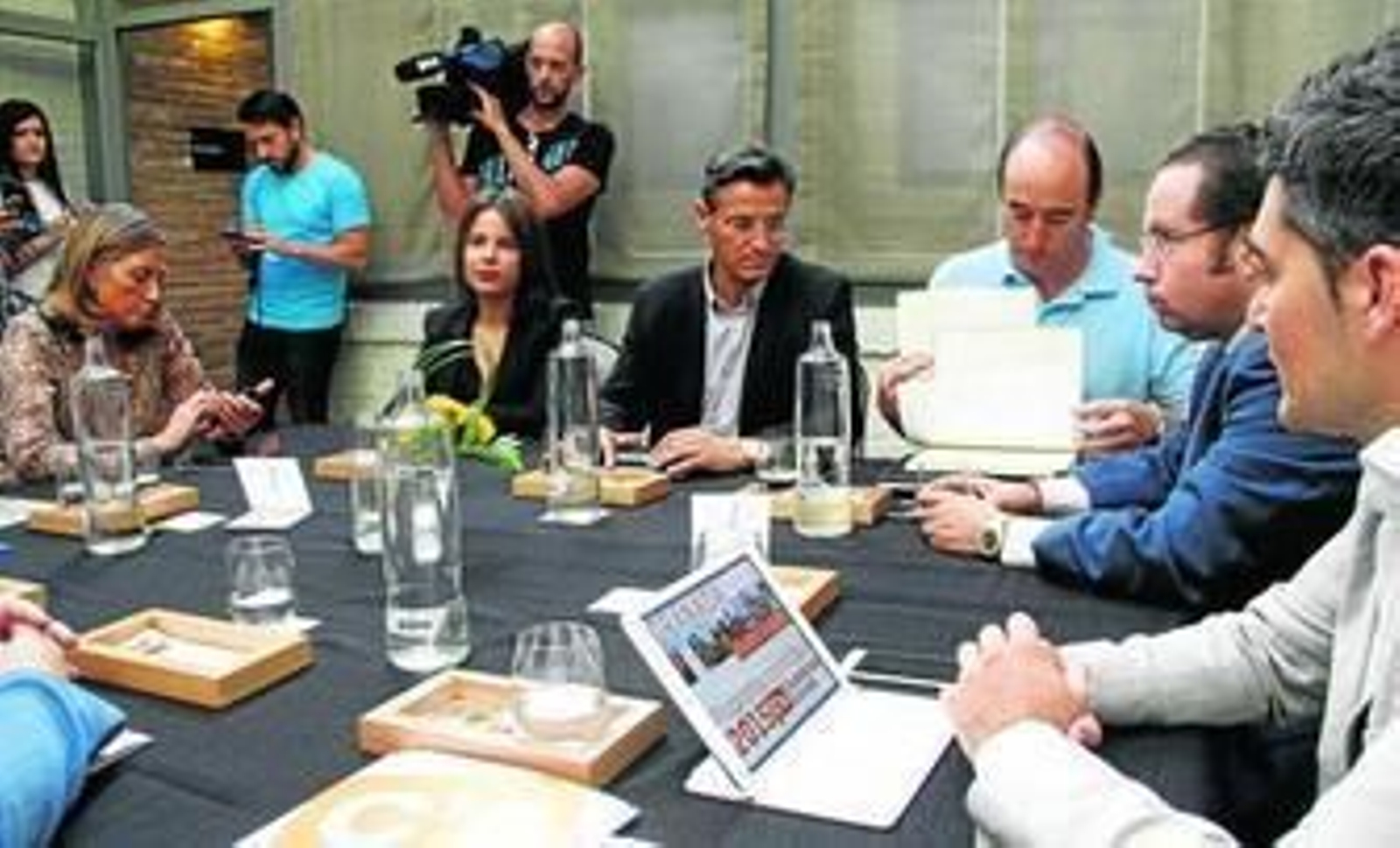 C's pacta la marcha 'en diferido' de Torres Hurtado para dejar al PP gobernar