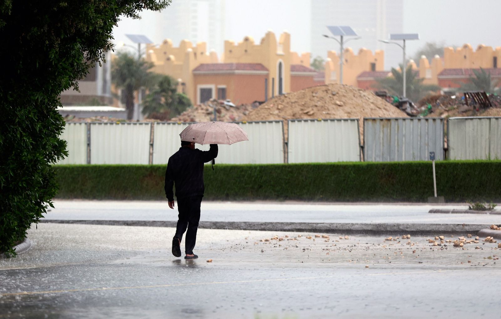 Las terribles y devastadoras lluvias en Emiratos Árabes Unidos