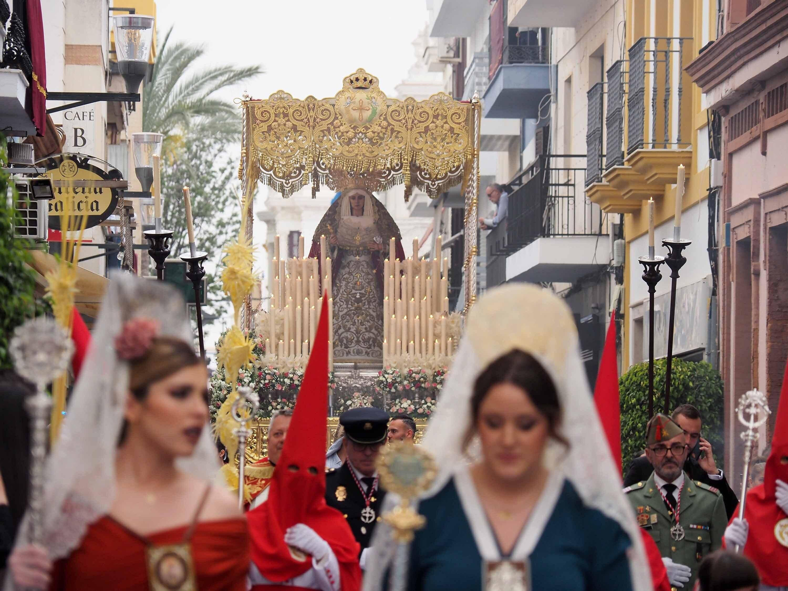 Las mejores imágenes de 'La Mulita' en Isla Cristina, única procesión en la tarde del Domingo de Ramos en la costa onubense