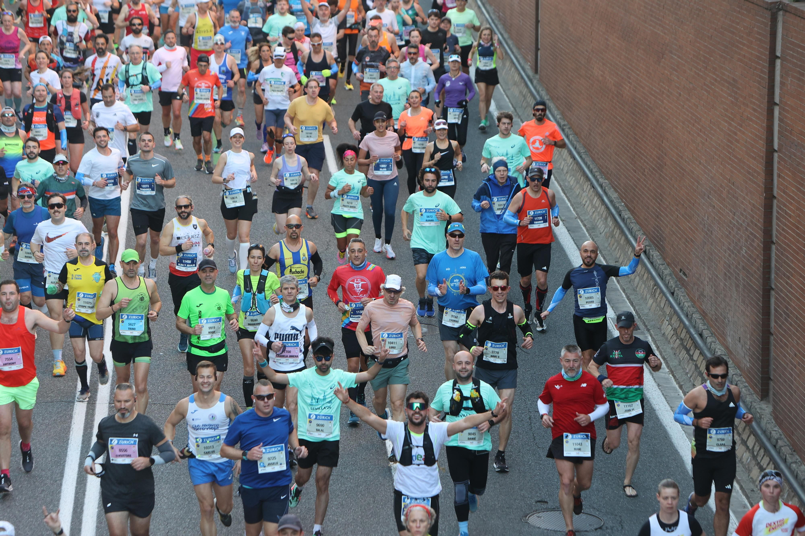 Búscate en la Zurich maratón de Sevilla