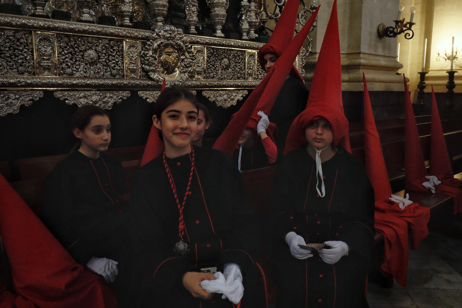 Imágenes de la salida del Perdón en la Semana Santa de Chiclana 2025
