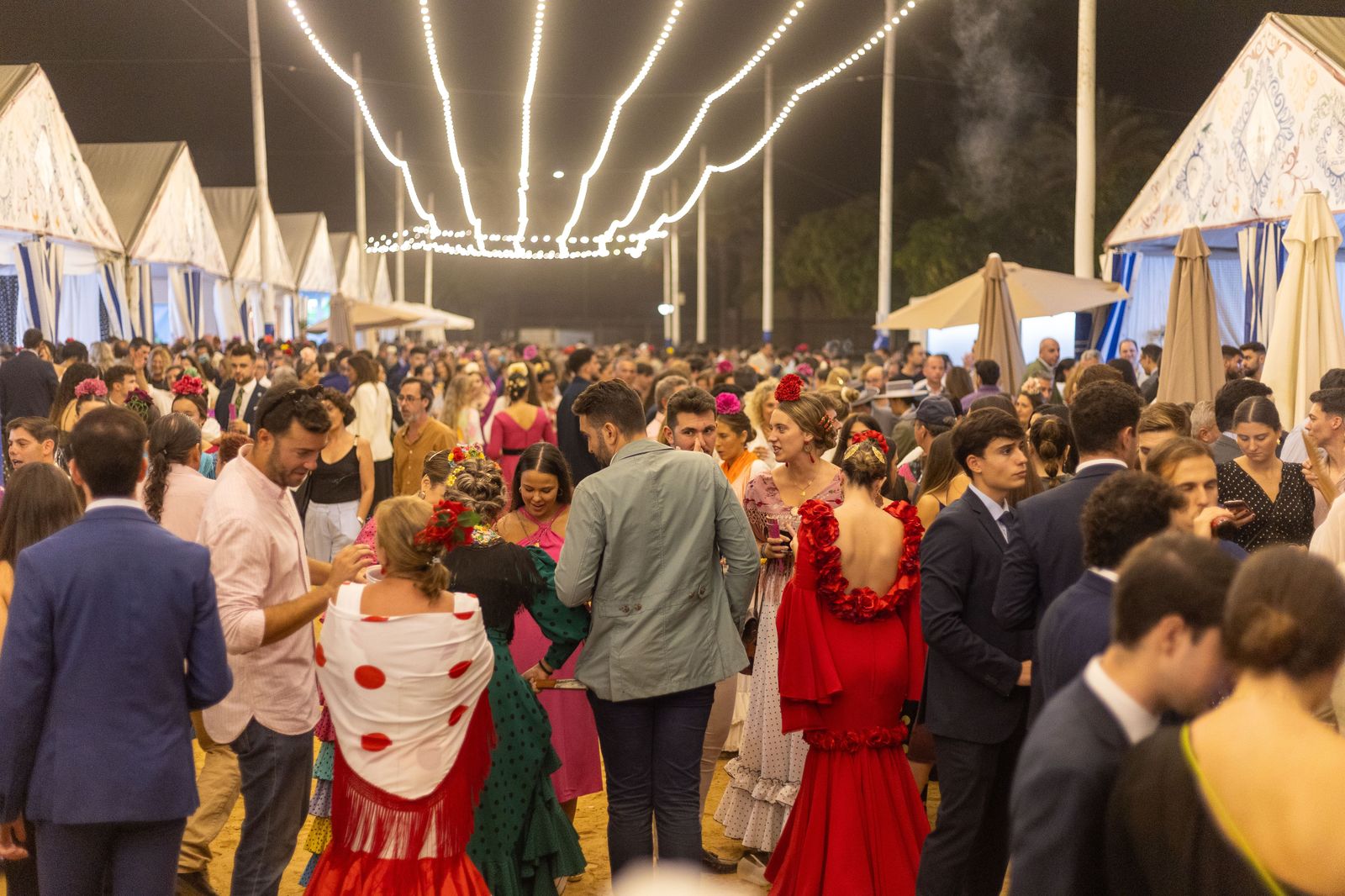 Feria del Caballo 2023: Imágenes del ambiente en la noche del sábado