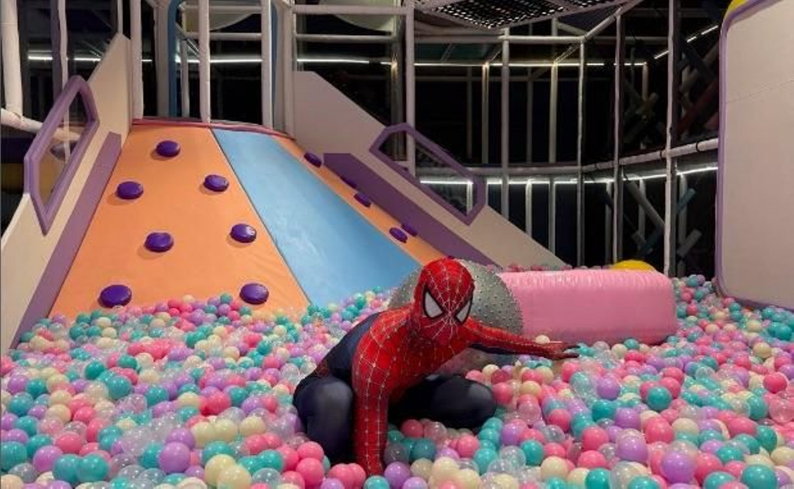 Piscina de bolas de Astrokis, en Jerez.