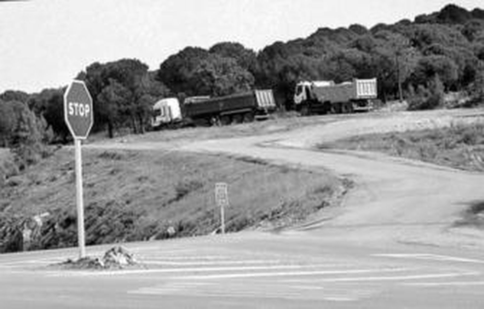 Inmediaciones de la Fuente del Ventoso que los camiones usan para aparcar y limpiar volquetes.