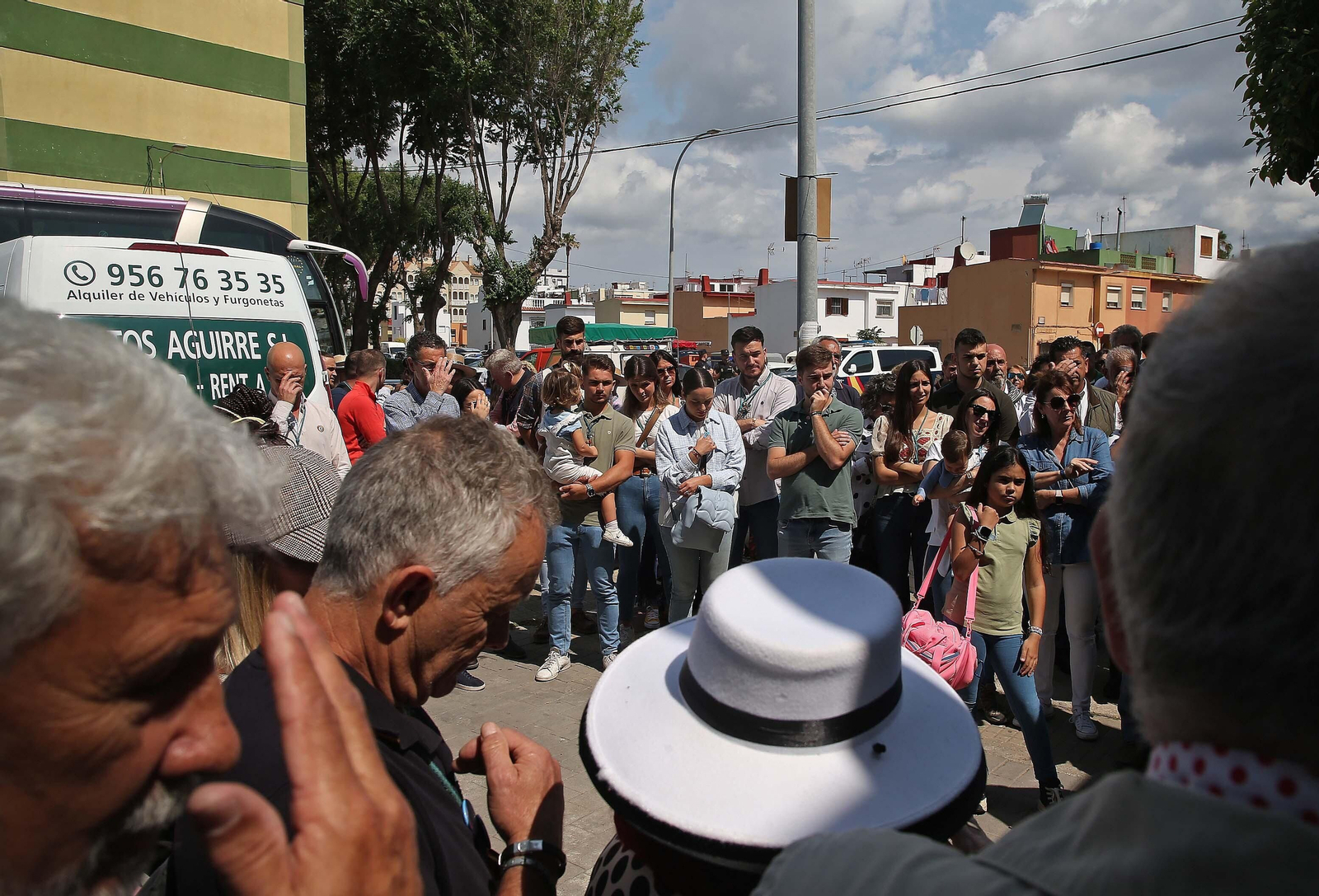 El inicio de la peregrinación hacia Almonte de la Hermandad del Rocío de La Línea en imágenes