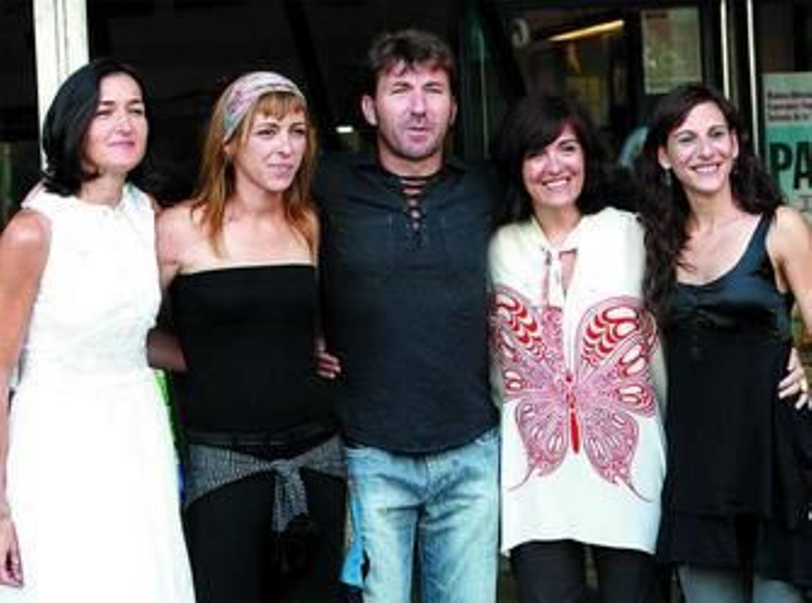 González-Sinde, Esperanza Pedreño, De la Torre, Elvira Lindo y Malena Alterio, ayer, en la presentación.