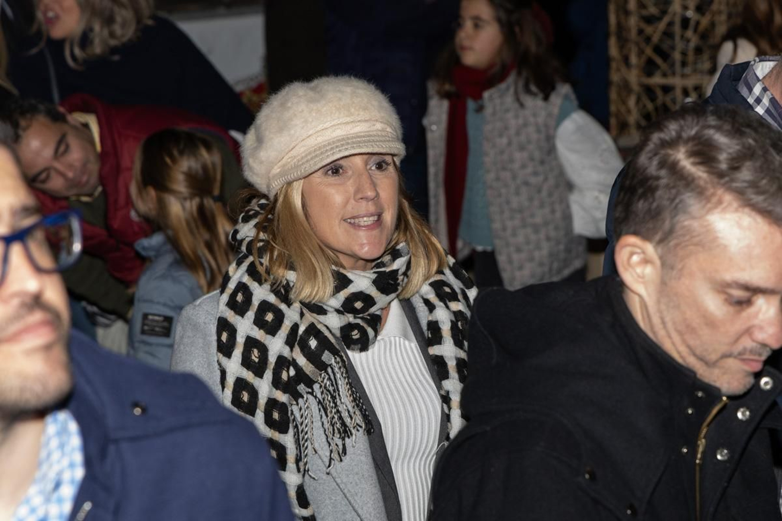 Jaén enciende su Navidad con sus habitantes echados a la calle