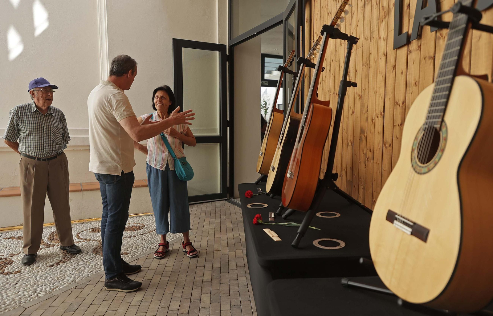 Fotos del encuentro de maestros Luthiers en el centro de interpretación Paco de Lucía de Algeciras