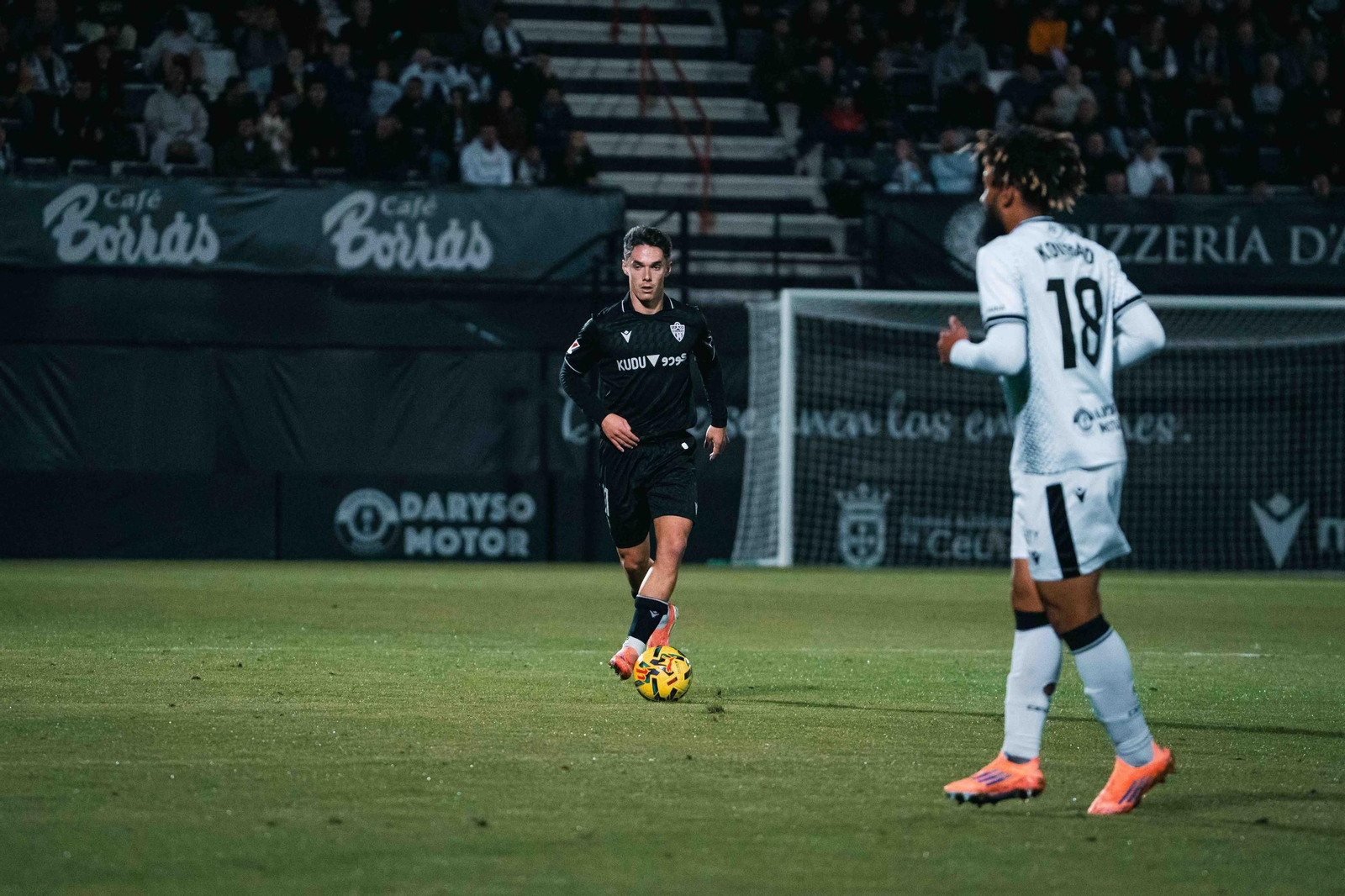 Arribas hizo el 2-2 antes del polémico penalti de la derrota