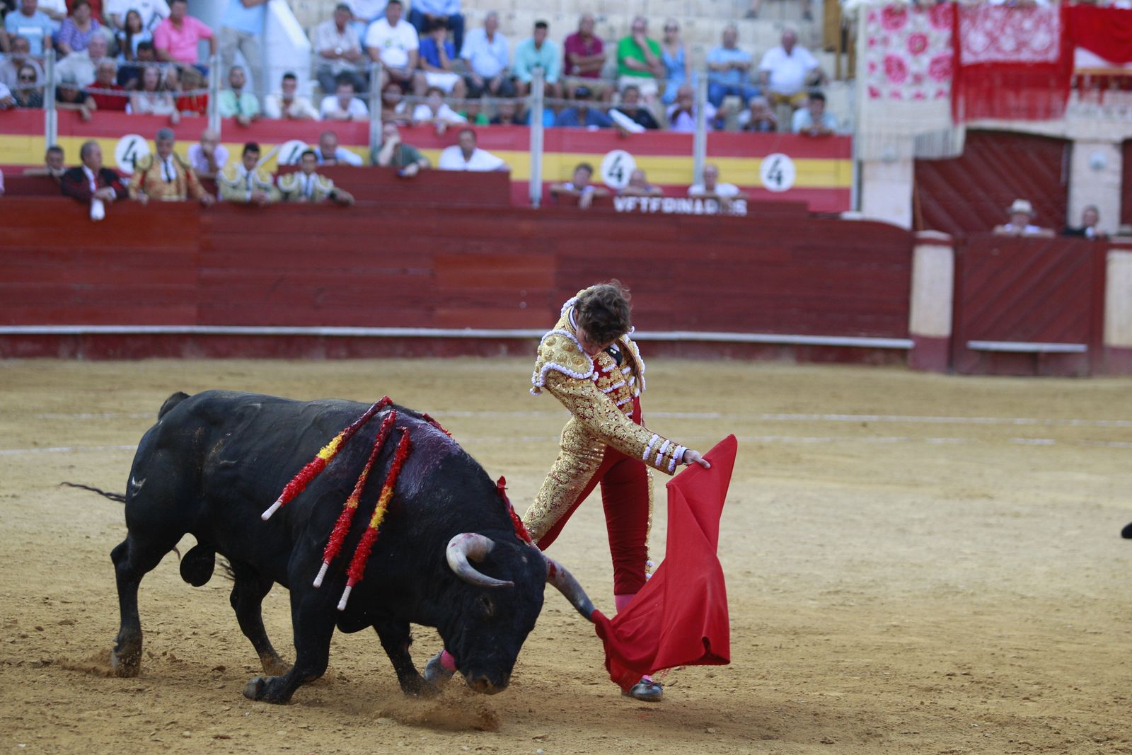 Imágenes de la corrida de toros del jueves en la Feria de Almería 2024