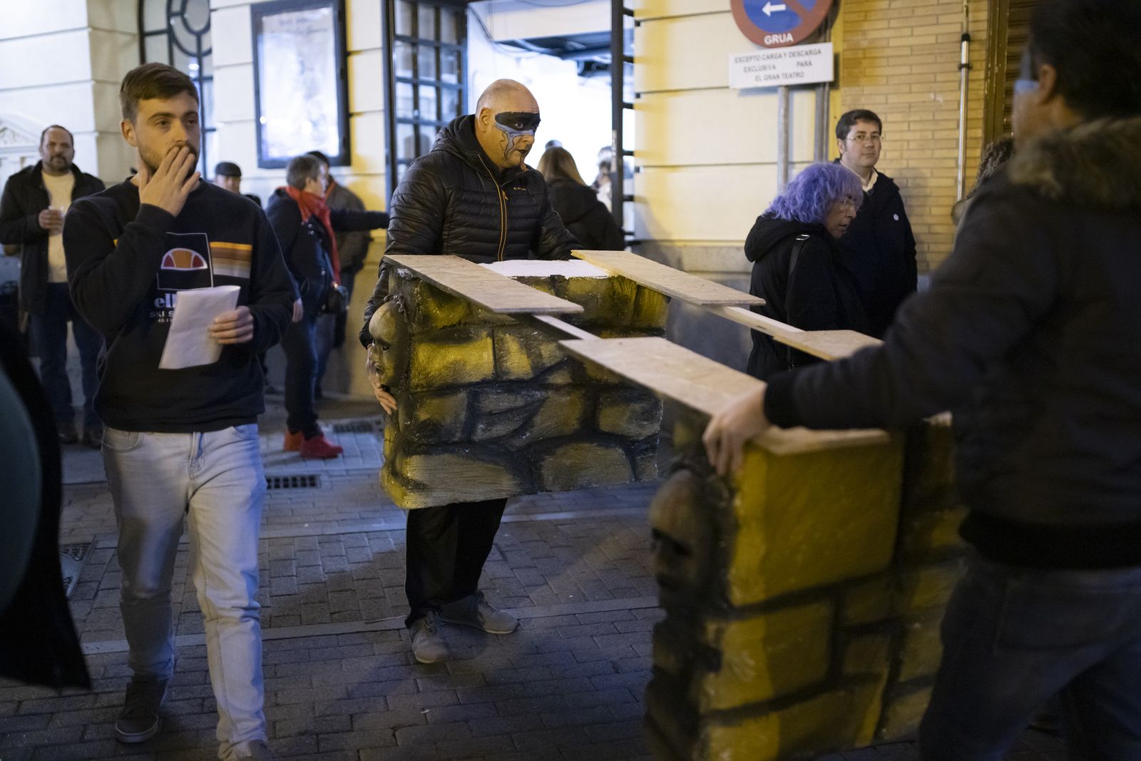 Ambiente del primer día de semifinal del Carnaval Colombino