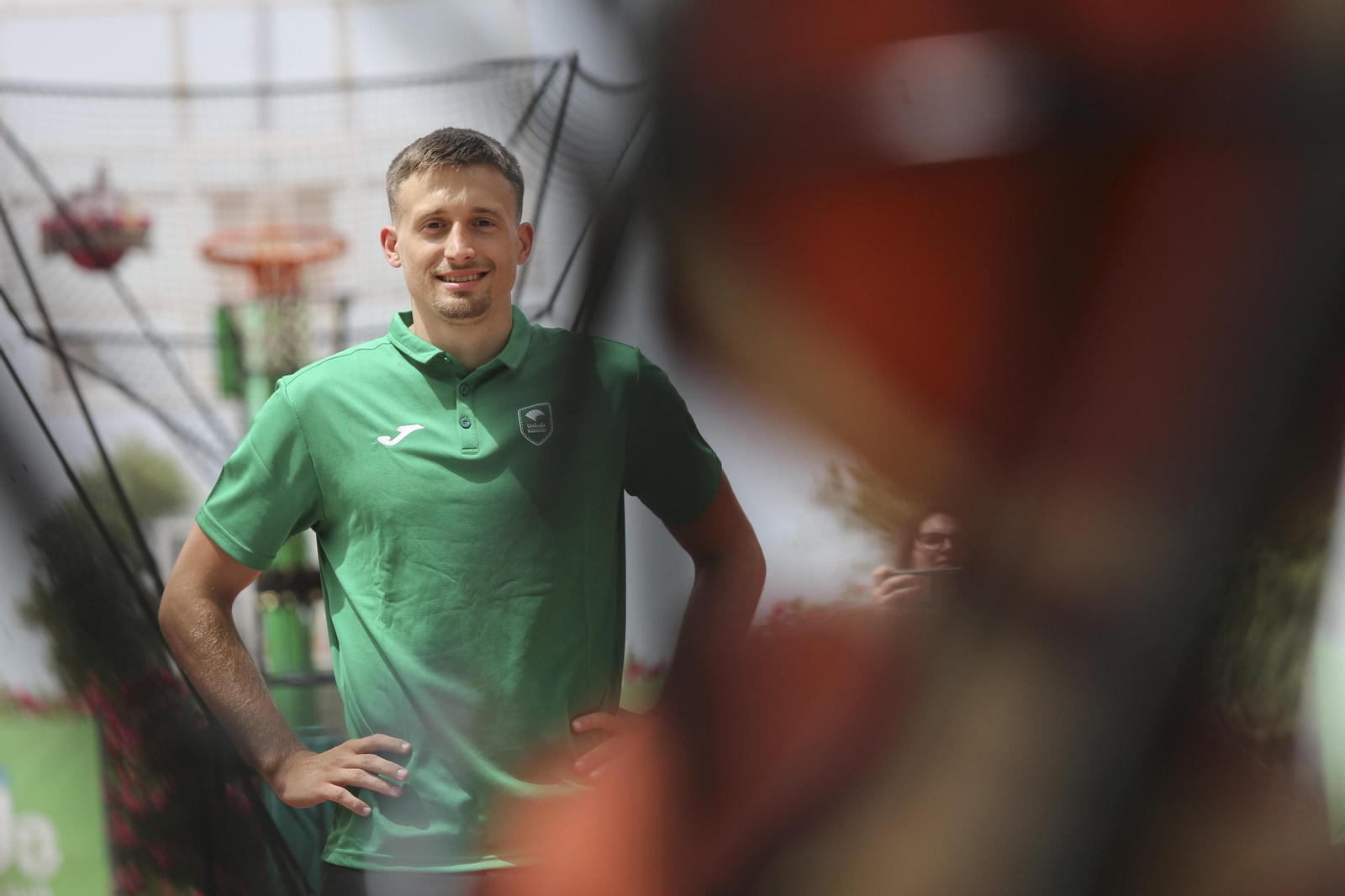 Las fotos de la presentación de Aleksa Avramovic