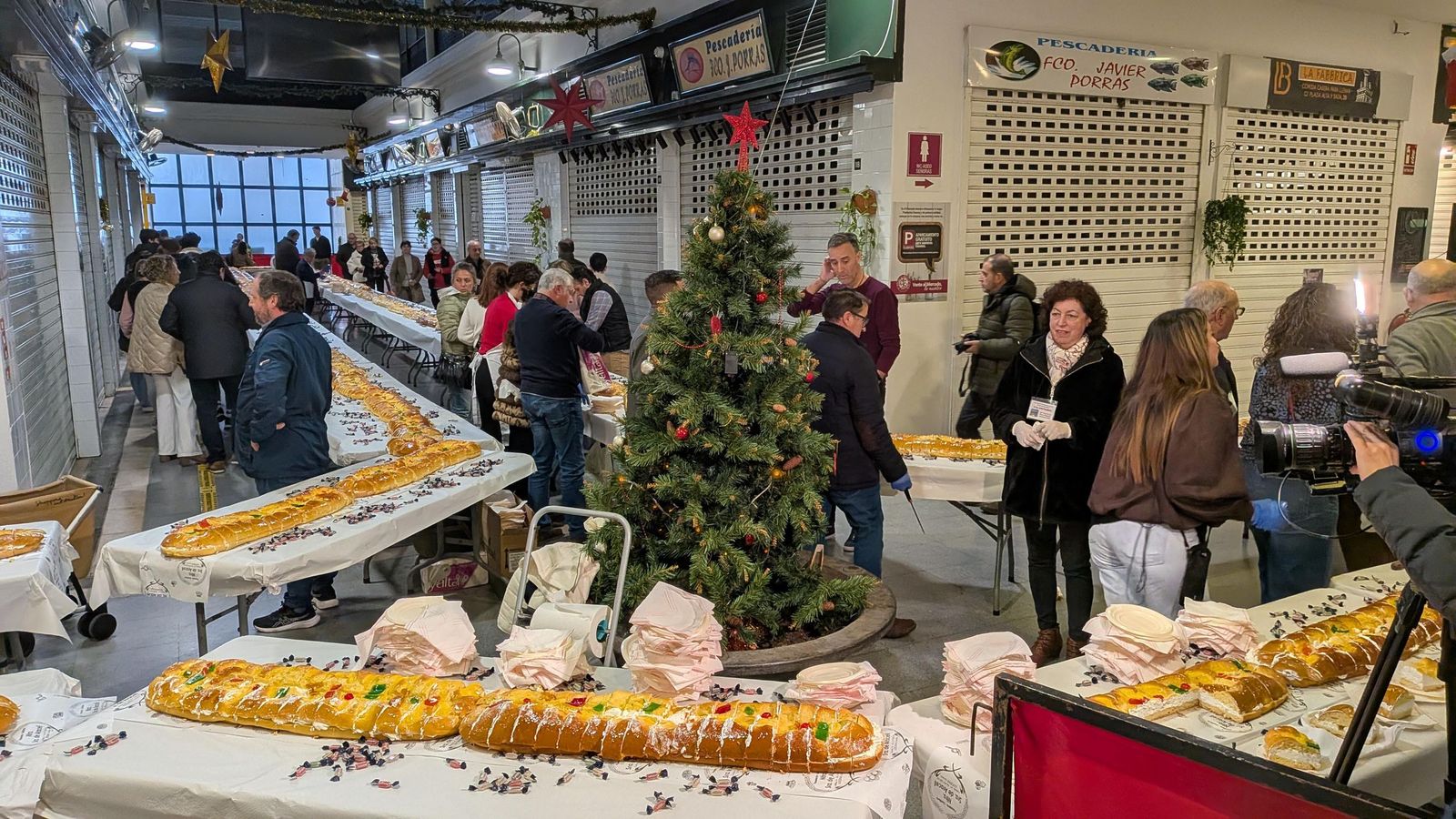 Degustación del roscón de reyes gigante en Lucena