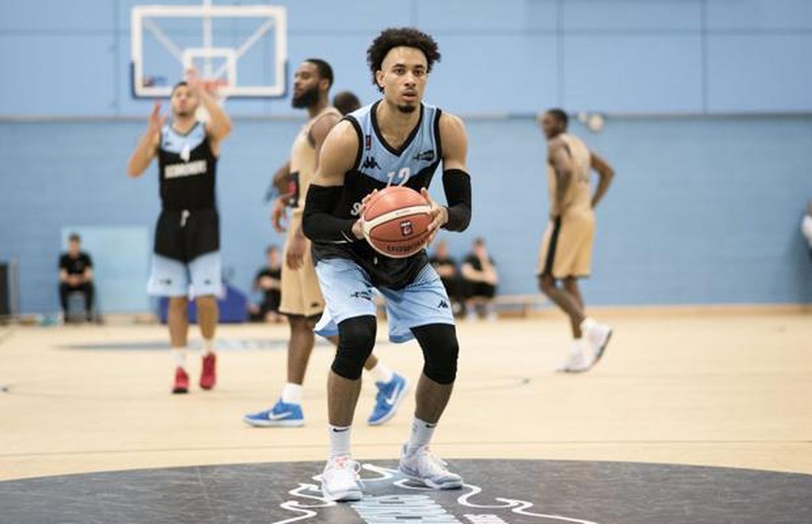 Josh Steel, en su etapa con el Scorchers.