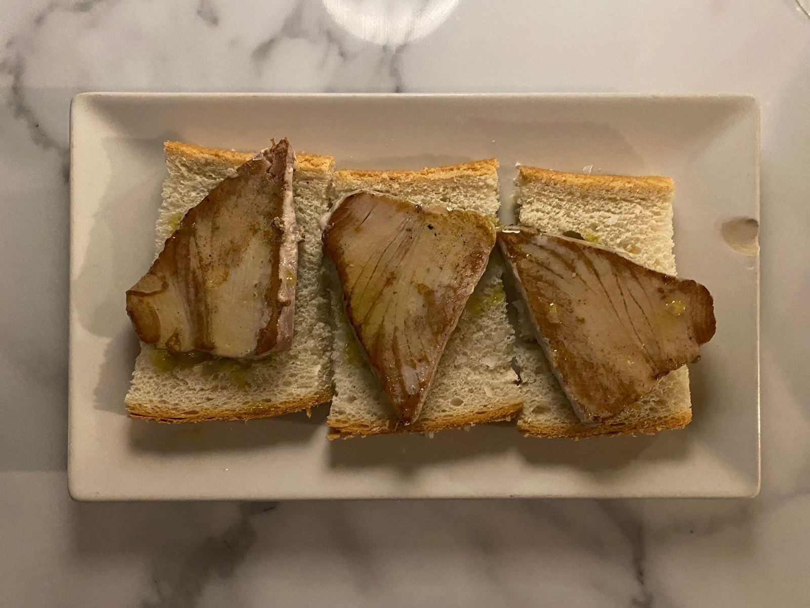 Tapas de atún a la plancha de La Salada