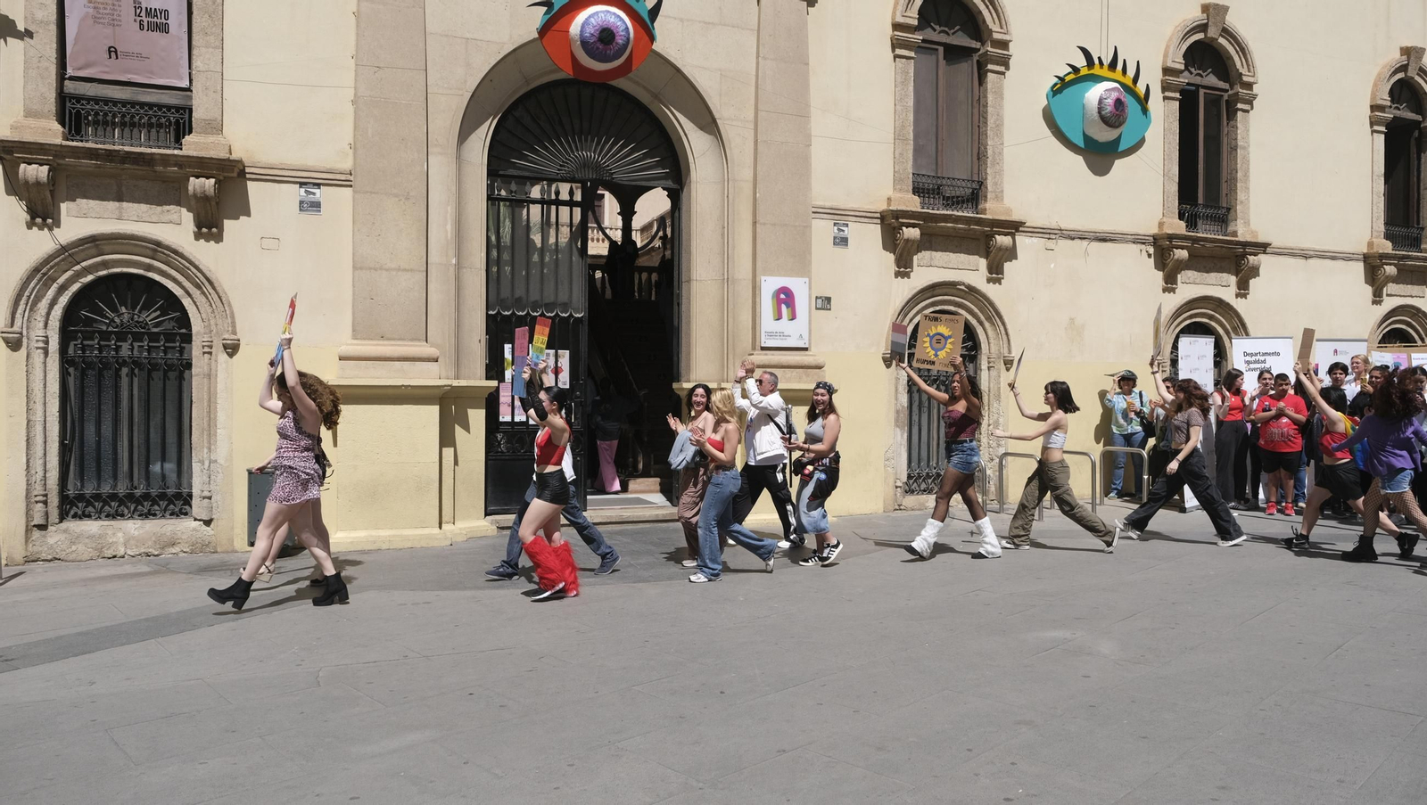 Lectura del manifiesto del Día Internacional contra la Homofobia en Almería, en imágenes