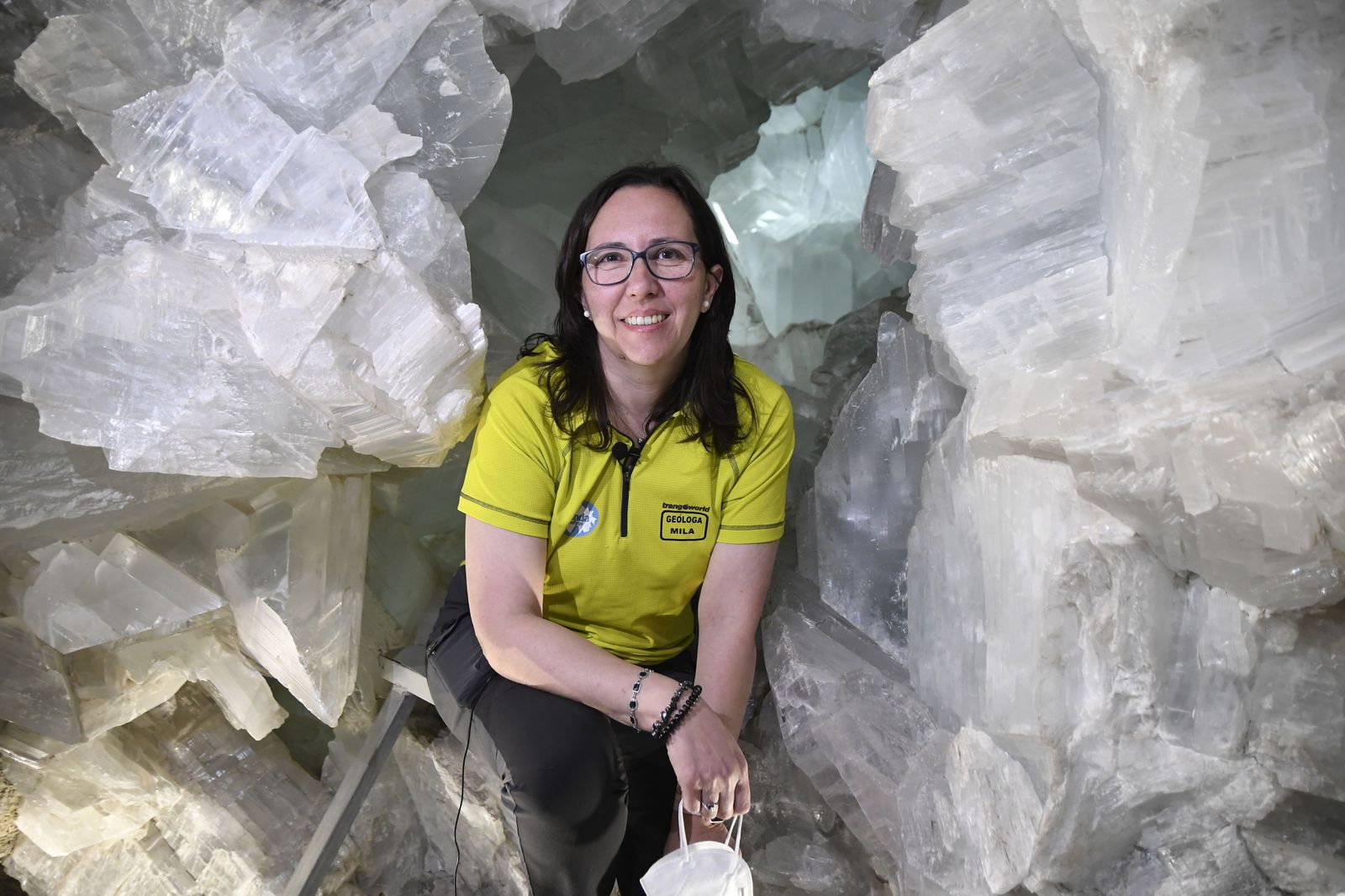 La geóloga Mila Carretero da buena fe del excepcional estado de la Geoda.