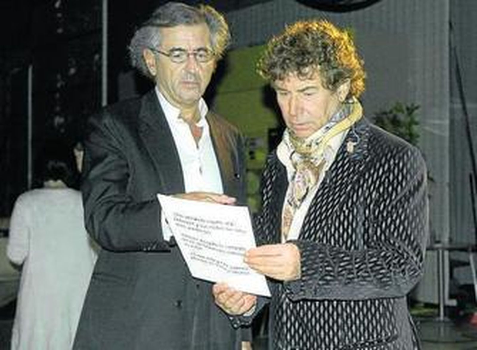 Jesús Quintero, junto al filósofo francés Bernard Henry Levy.