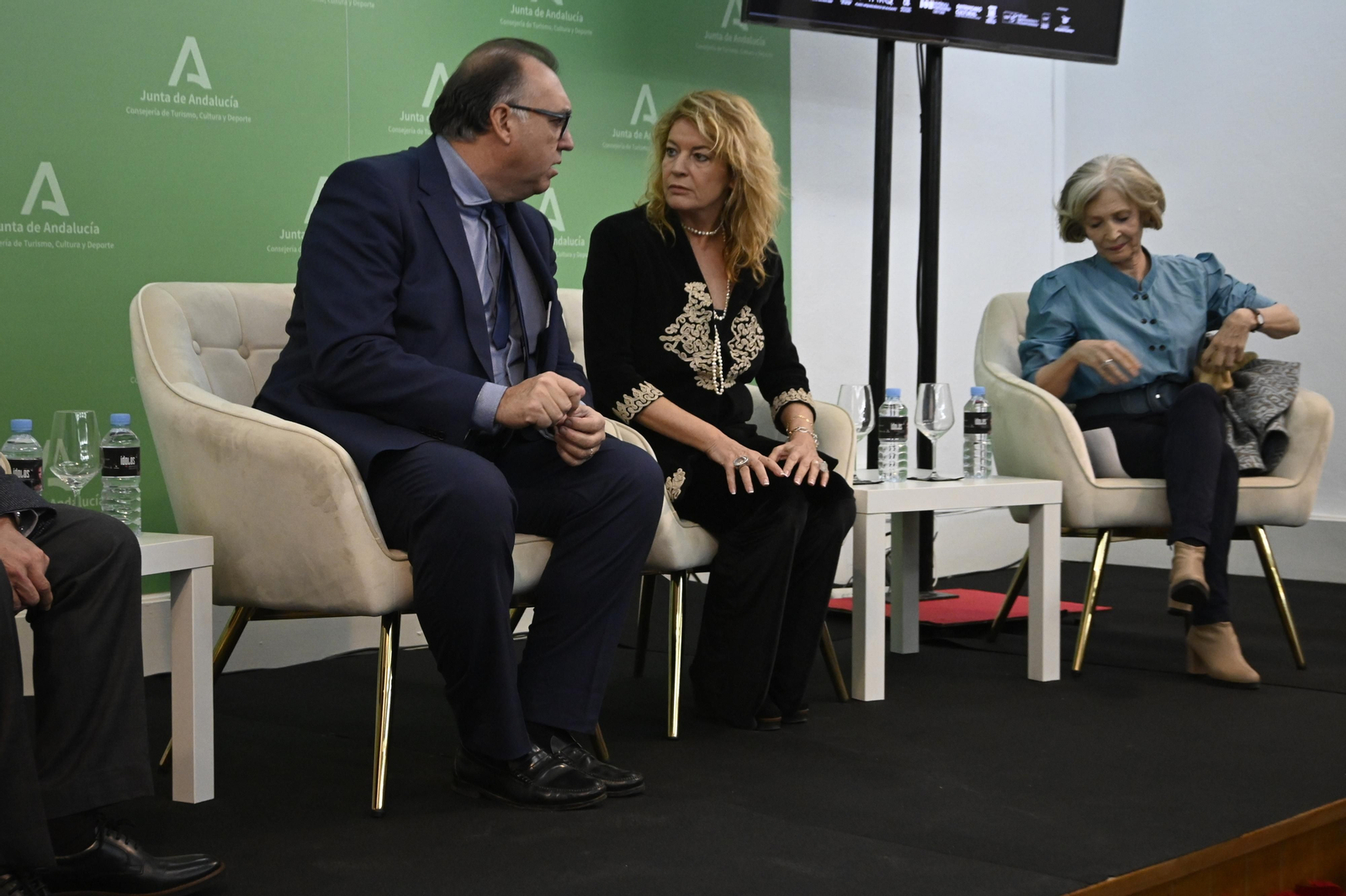 Presentación de la Exposición 'Ídolos. Miradas Milenarias' en el Museo de Huelva, en Imágenes