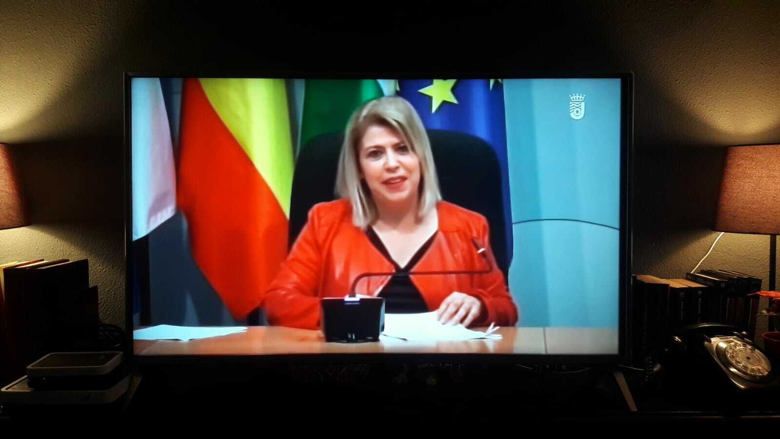 La alcaldesa, Mamen Sánchez, durante una comparecencia pública emitida por Onda Jerez.