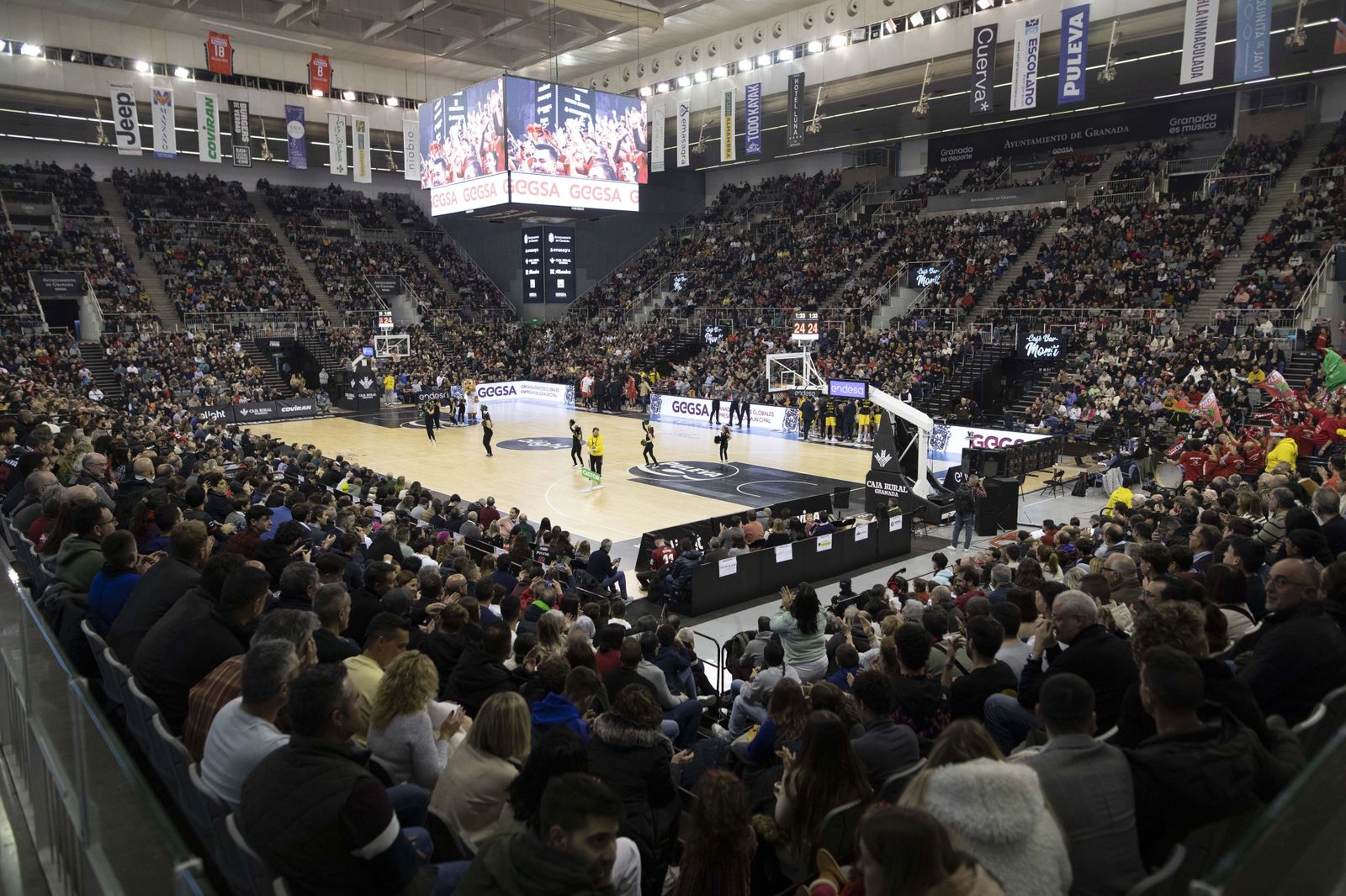 Encuéntrate en las gradas del Palacio de Deportes