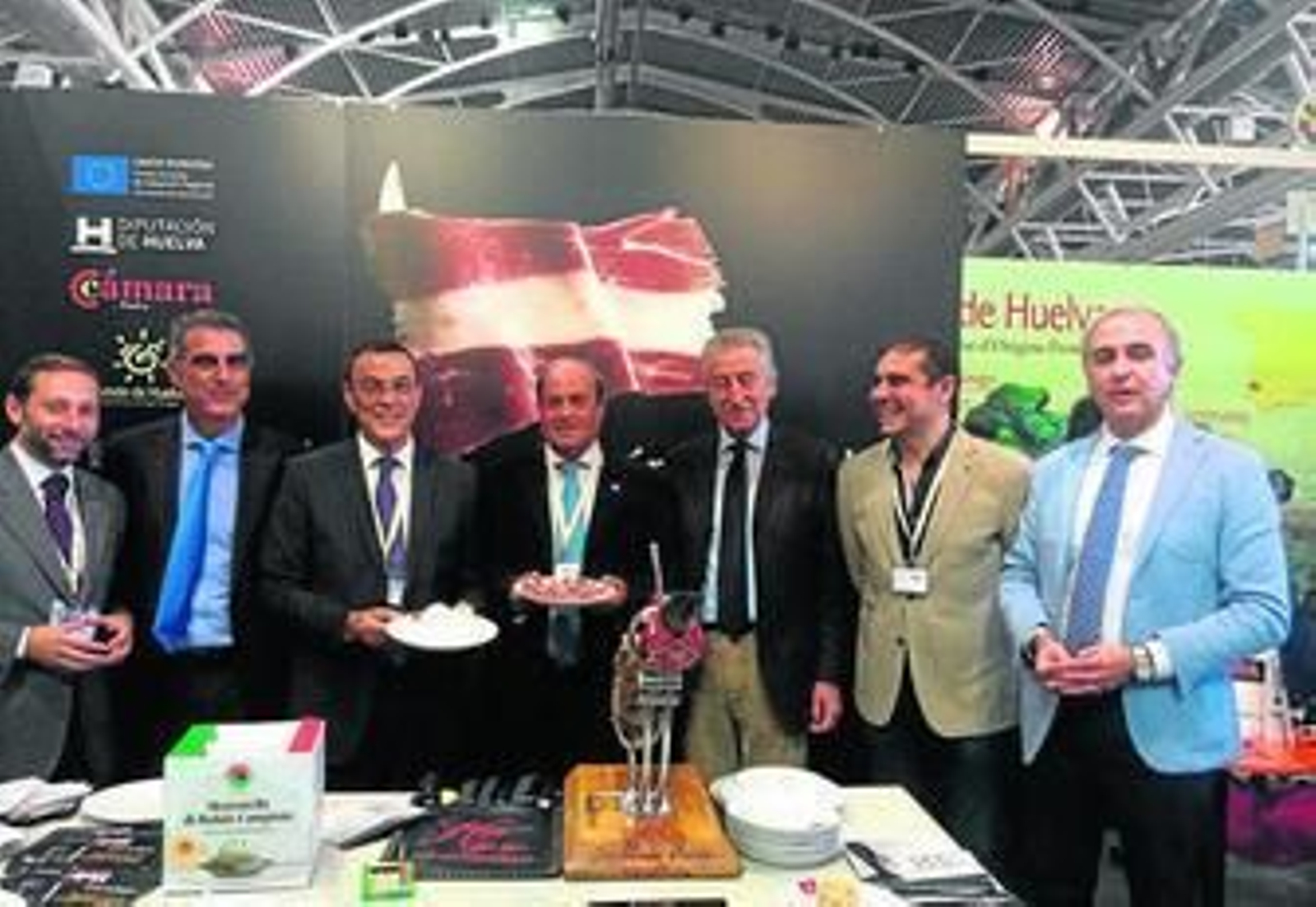 Representantes institucionales en el Salón del Gusto, ayer. Representantes institucionales en el Salón del Gusto, ayer.