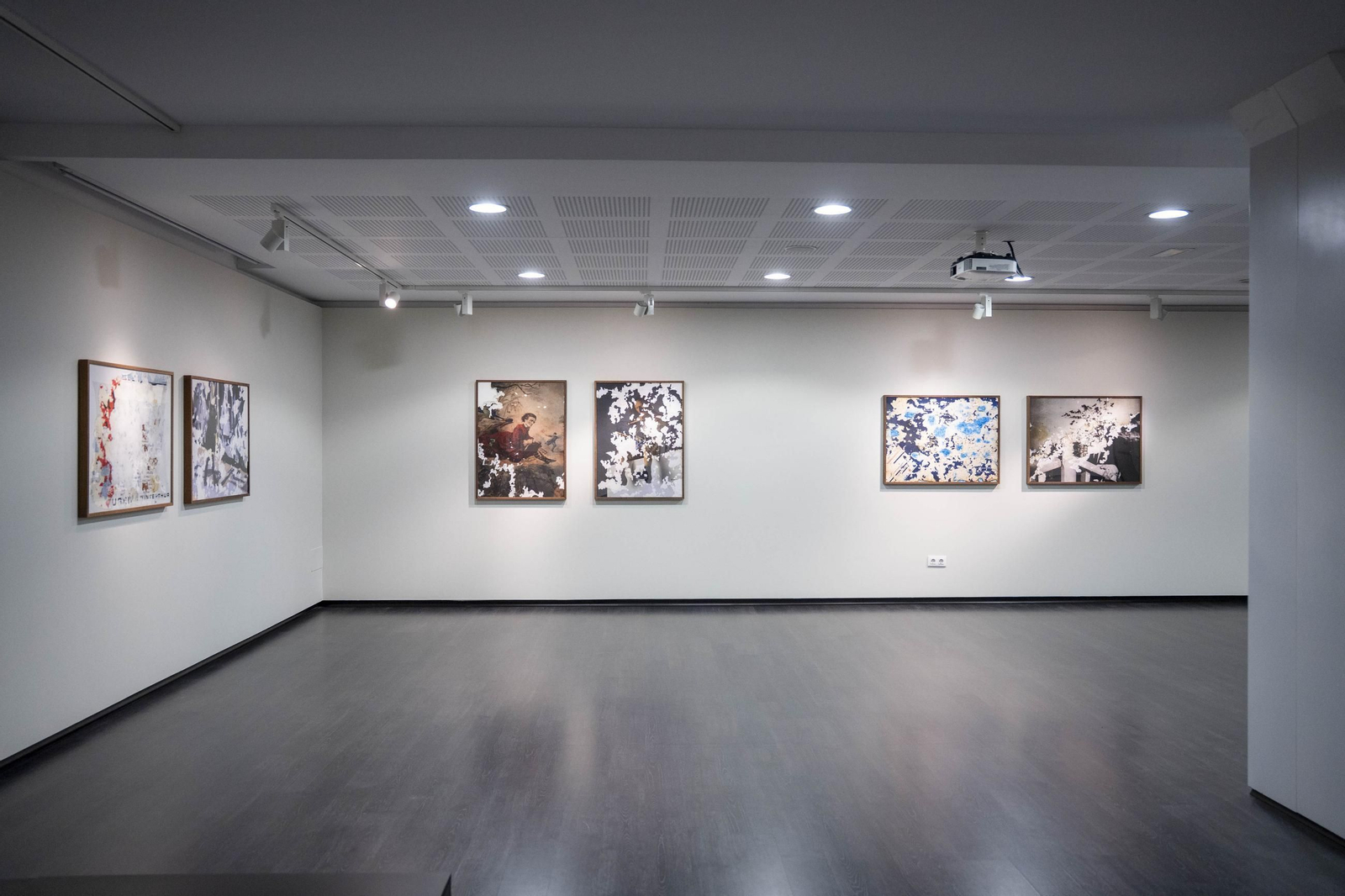 El comisario Sema D'Acosta y el artista Joan Fontcuberta presentan la exposición Háptica de la Fundación Unicaja