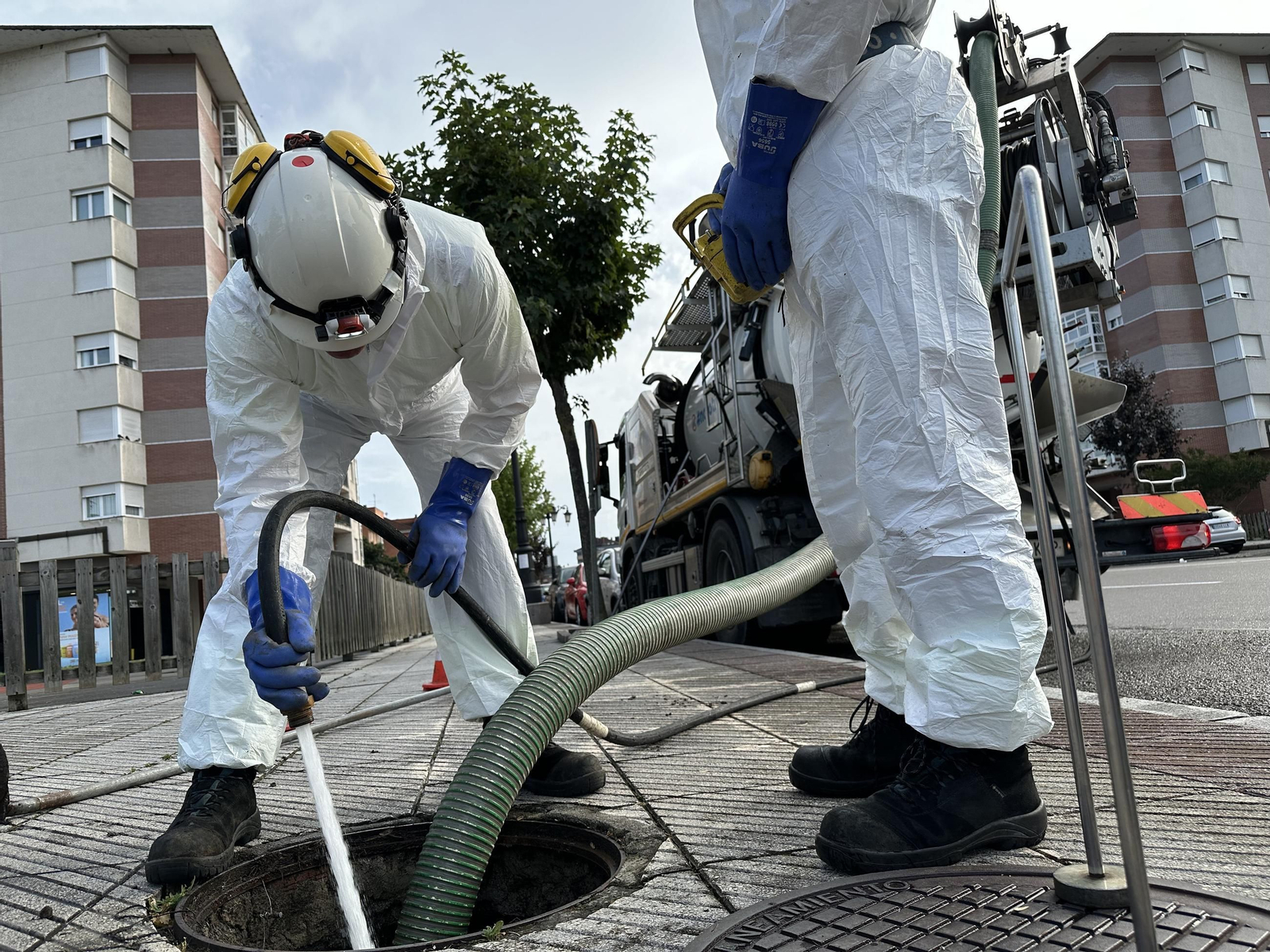 Trabajos para desatrancar las conducciones. Trabajos para desatrancar las conducciones.