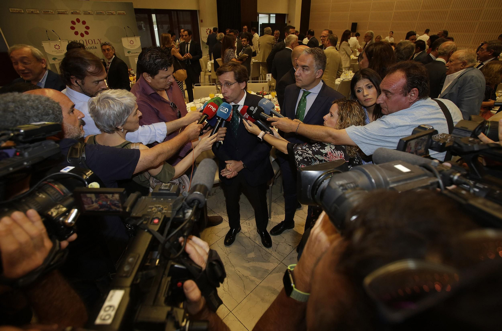 Elías Bendodo en el Foro Joly, todas las imágenes