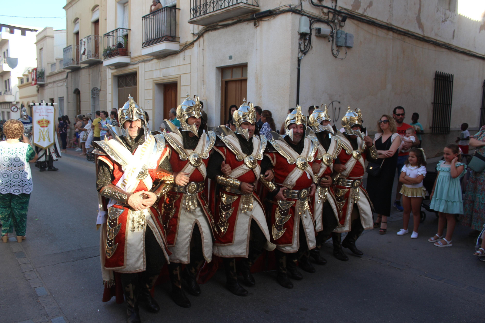 El desfile de Moros y Cristianos de Vera, en imágenes