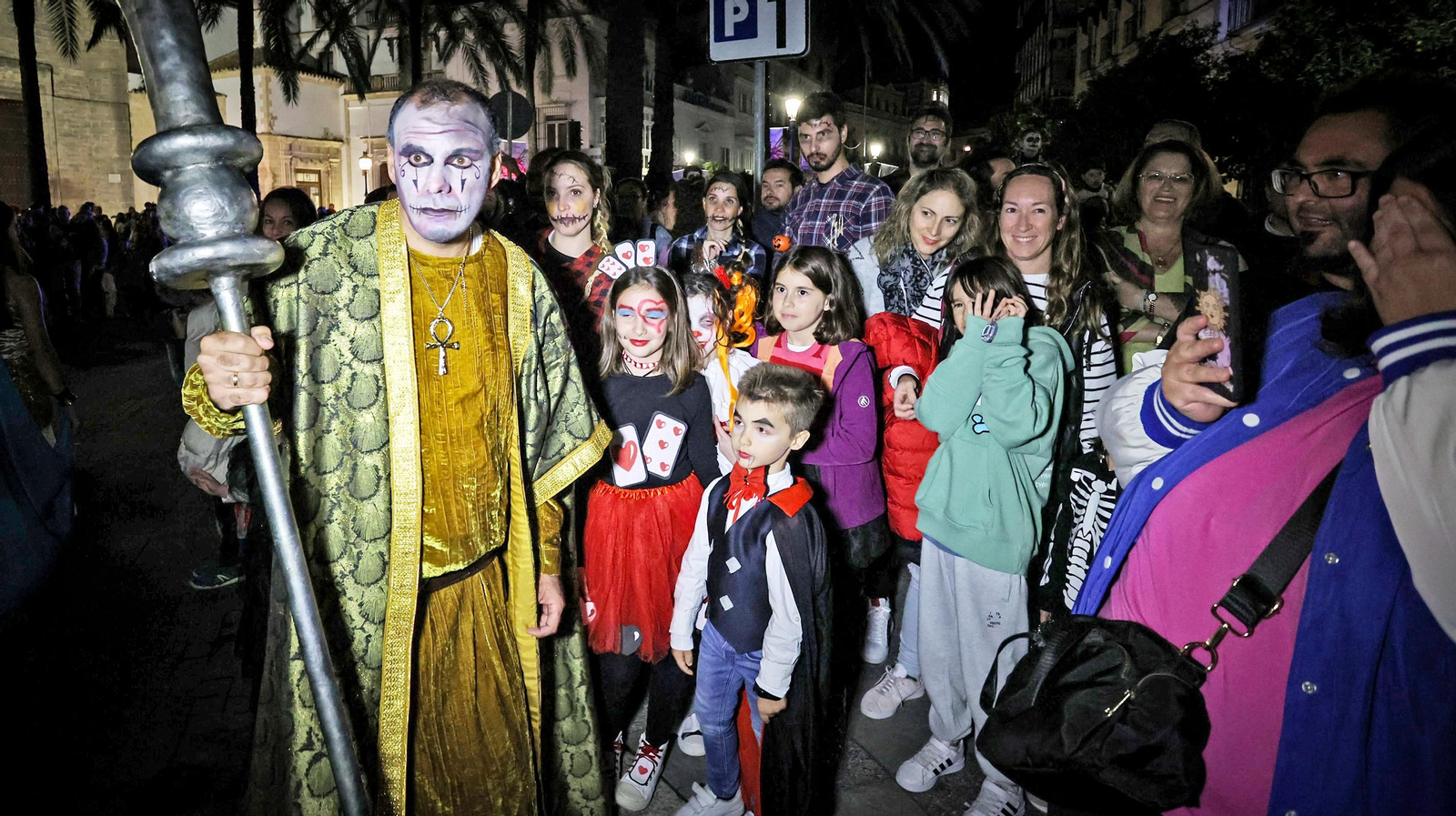 Búscate en la cabalgata de Halloween de Jerez