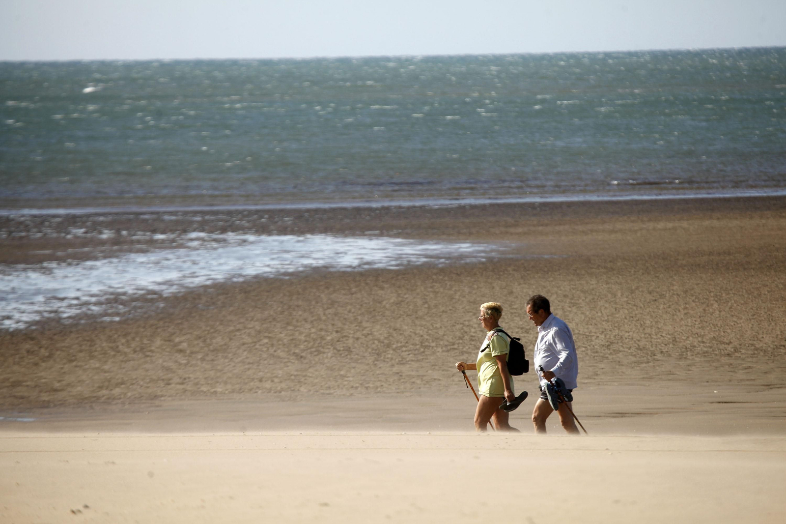 Las playas de la Costa de Huelva se preparan para la Semana Santa