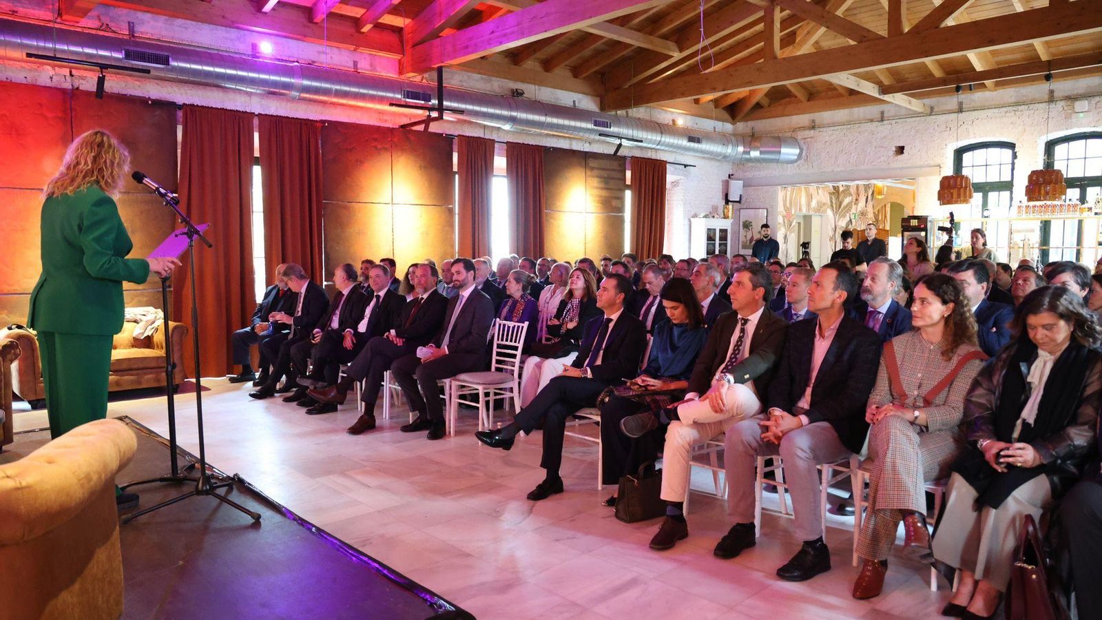 La alcaldesa de Huelva, Pilar Miranda, interviene en el Club Cámara. La alcaldesa de Huelva, Pilar Miranda, interviene en el Club Cámara.