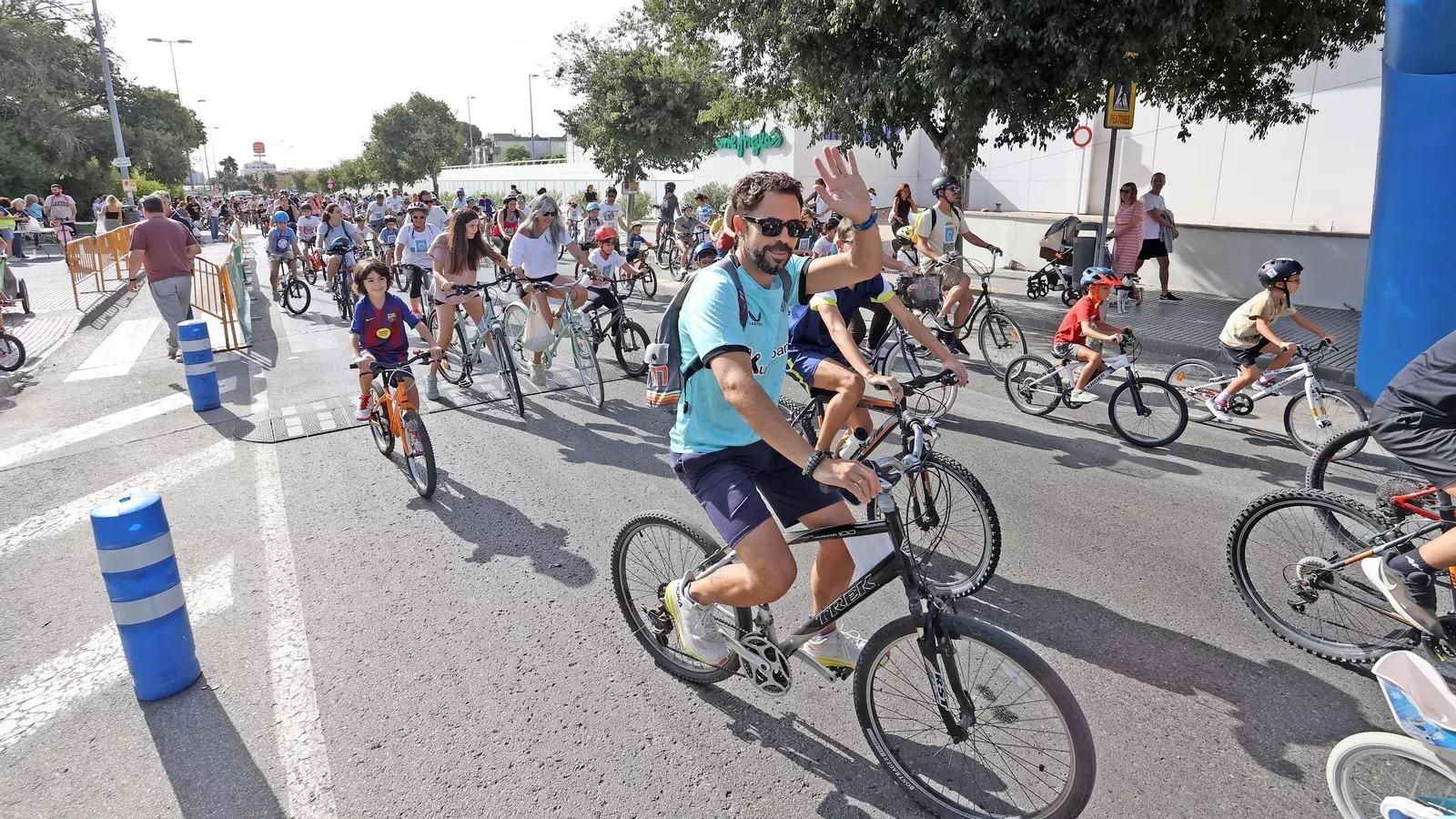 Pese a la bajada de las temperaturas, aún seguirán siendo agradables para disfrutar de actividades al aire libre, como la marcha Bici Amistad celebrada ayer en Jerez