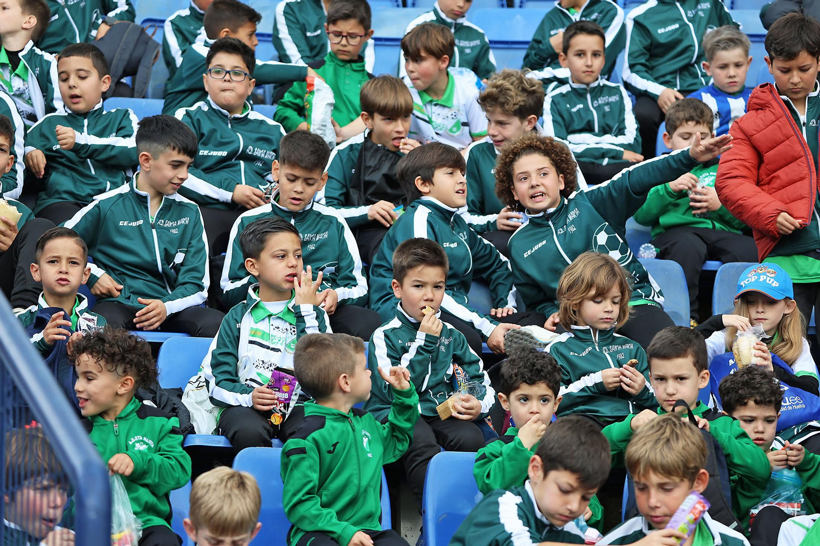 Búscate en el Nuevo Colombino en el Recreativo de Huelva vs Antequera