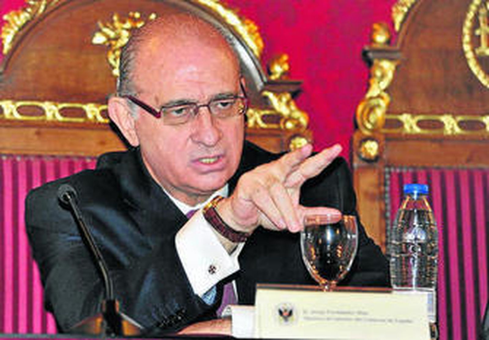 Fernández Díaz, durante la conferencia en la Universidad de Granada.